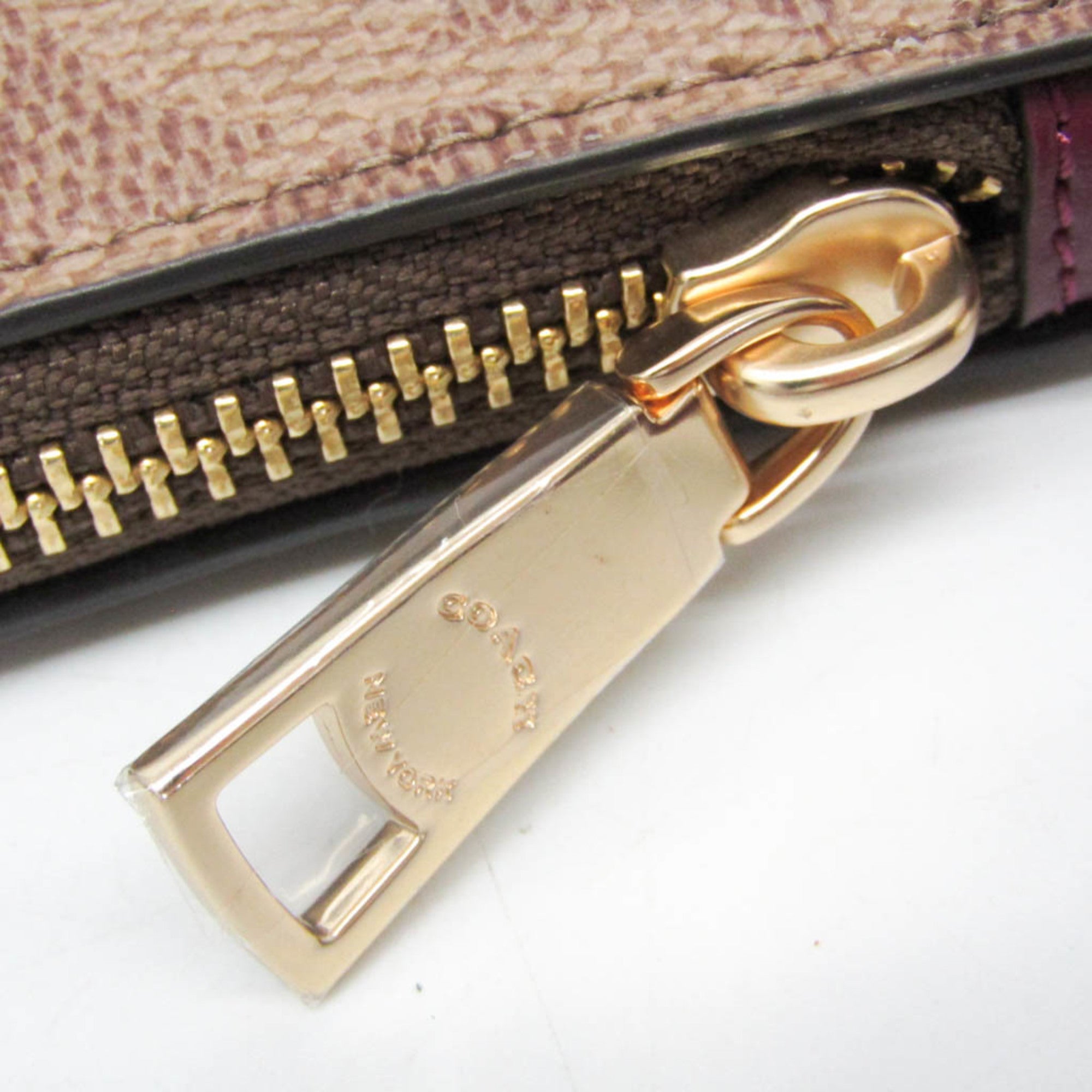 Coach Signature Horse And Carriage