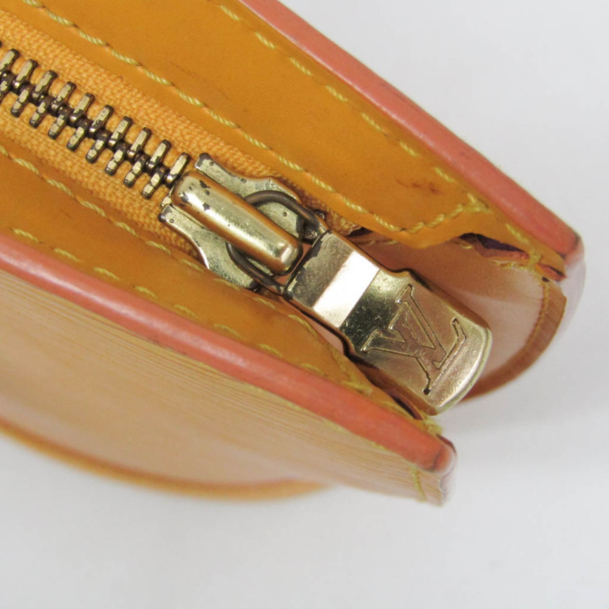 Louis Vuitton Saint-Jacques PM · Epi
