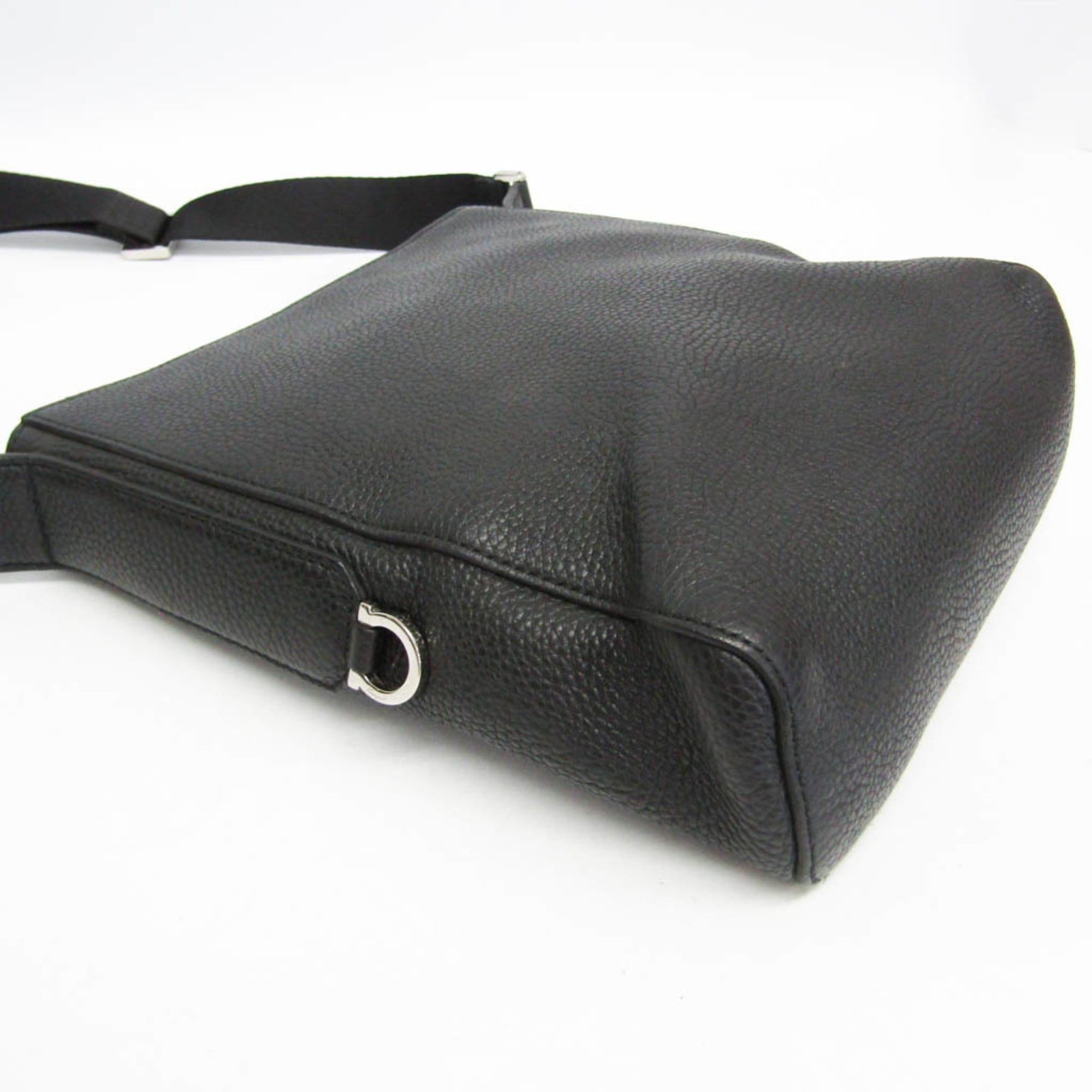 Salvatore Ferragamo Gancini · Leather