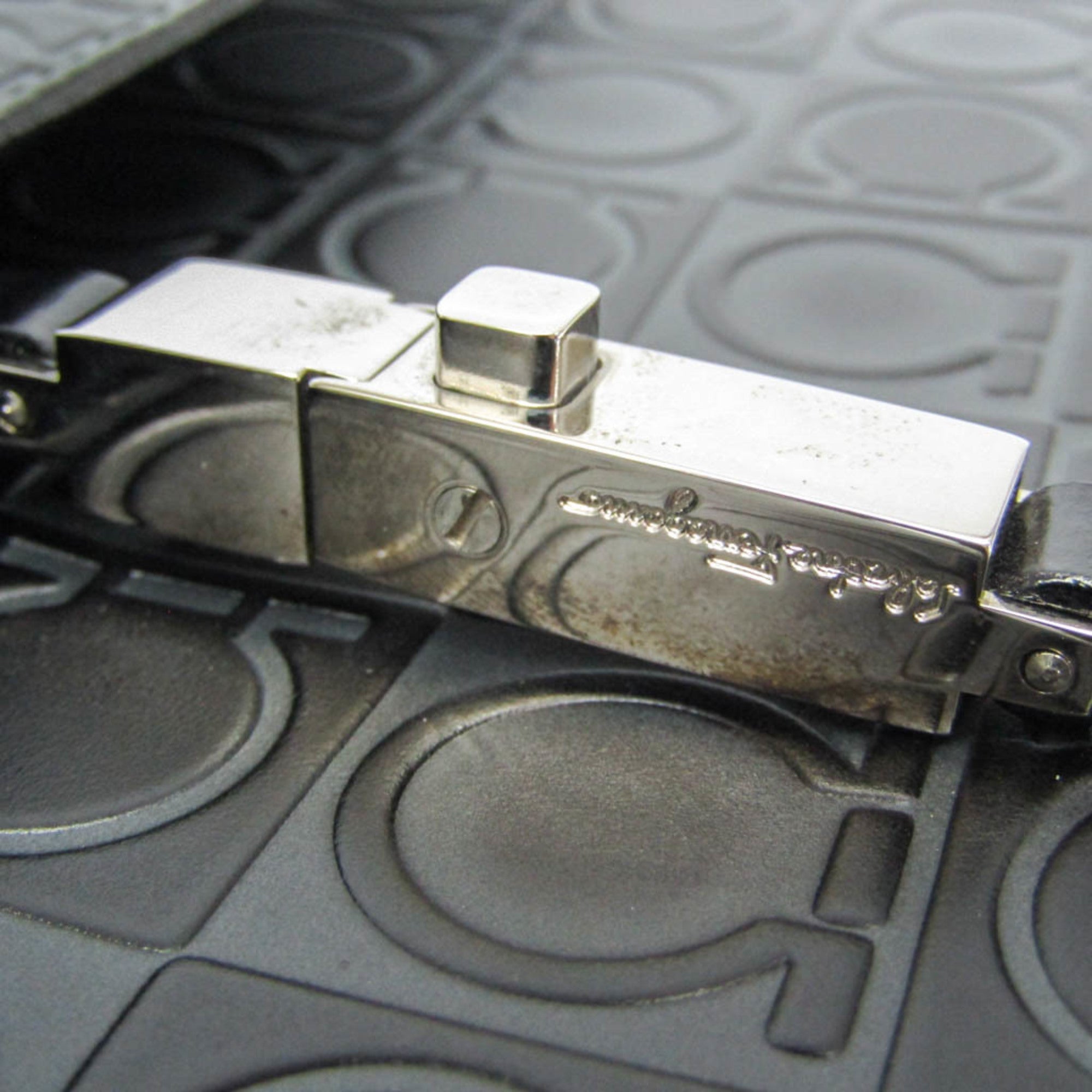 Salvatore Ferragamo Gancini · Embossed