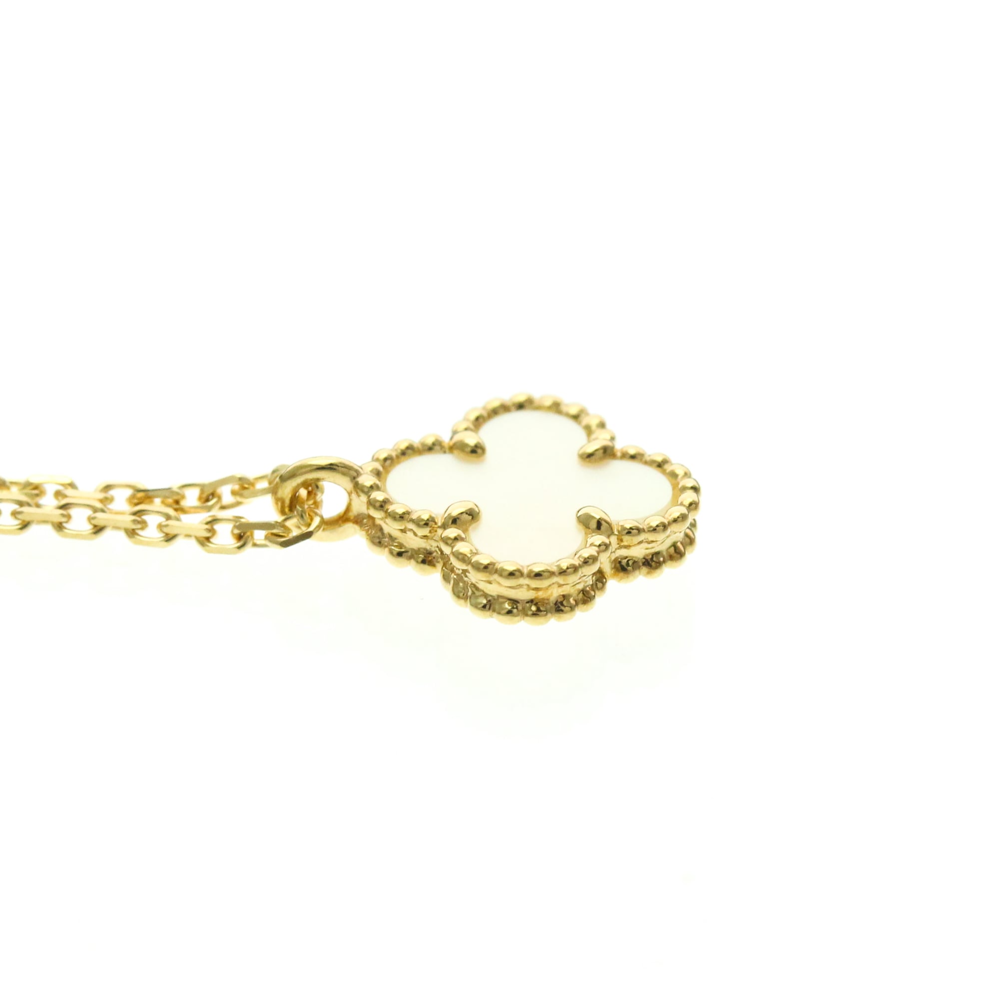 Van Cleef & Arpels Sweet Alhambra · Mother of Pearl