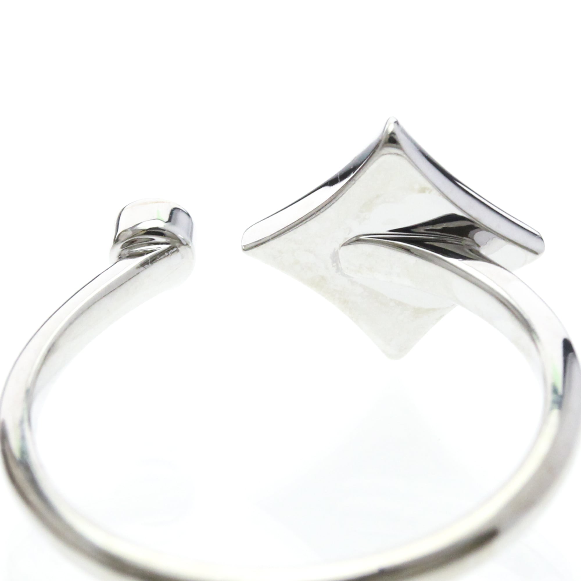 Louis Vuitton Star Blossom · 18K White Gold