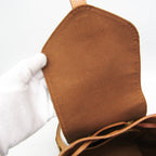 Louis Vuitton Montsouris MM · Monogram