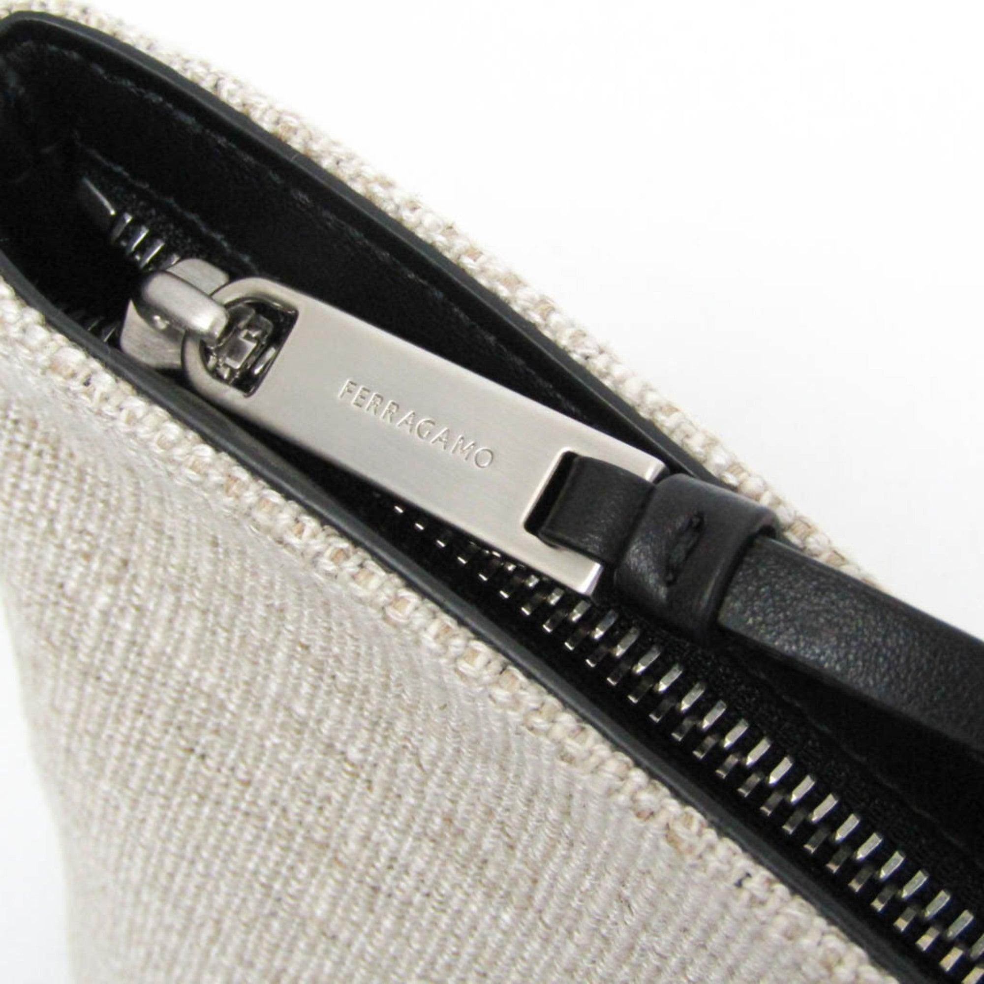 Salvatore Ferragamo Logo Pouch · Leather