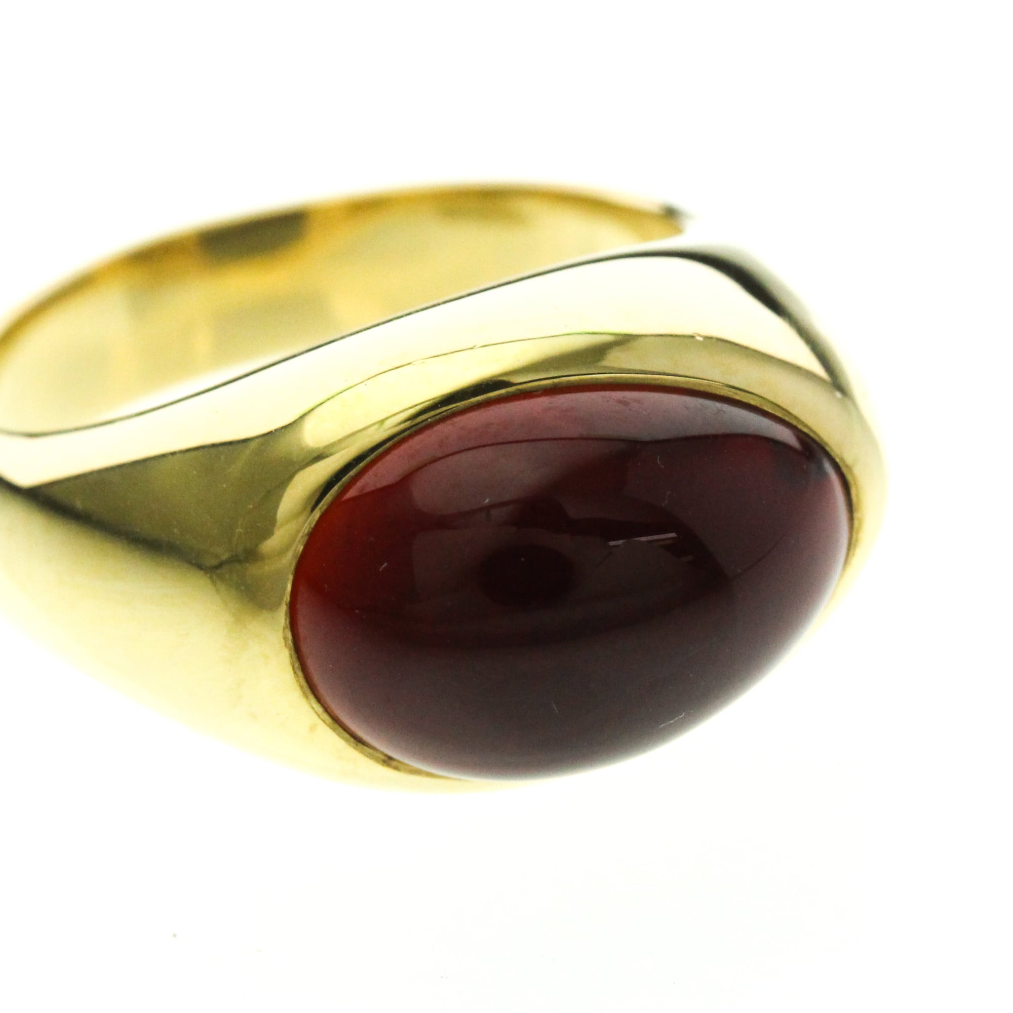 Pomellato · Garnet · 18K Yellow Gold