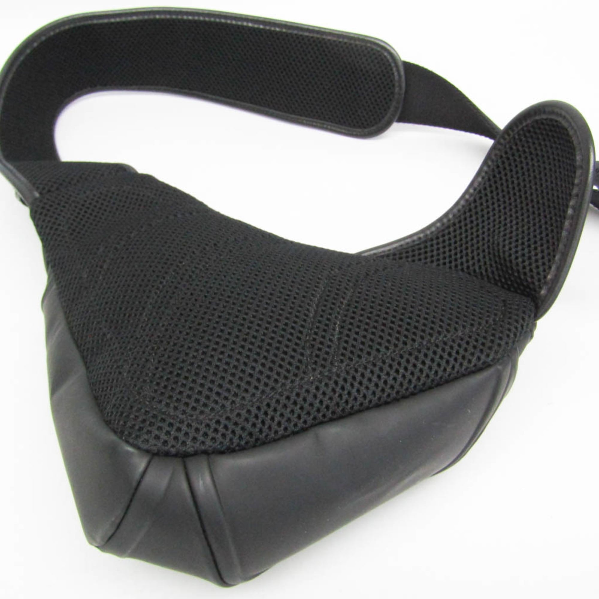 Givenchy G-Zip Triangle · Sling Bag