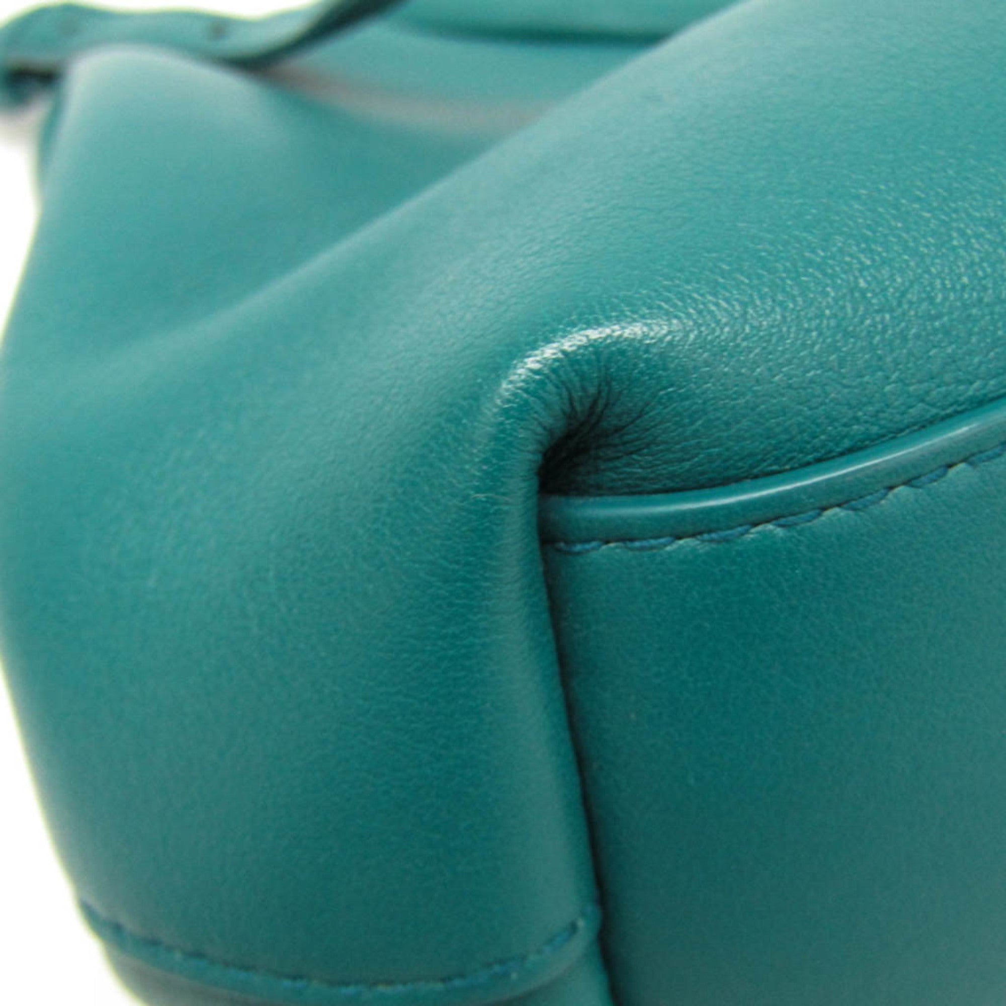 Bottega Veneta Point Small · Leather