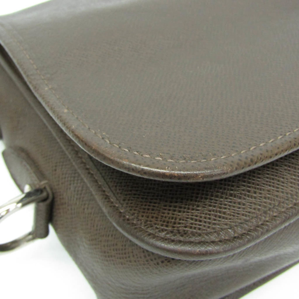 Louis Vuitton Taiga Andrei · Messenger