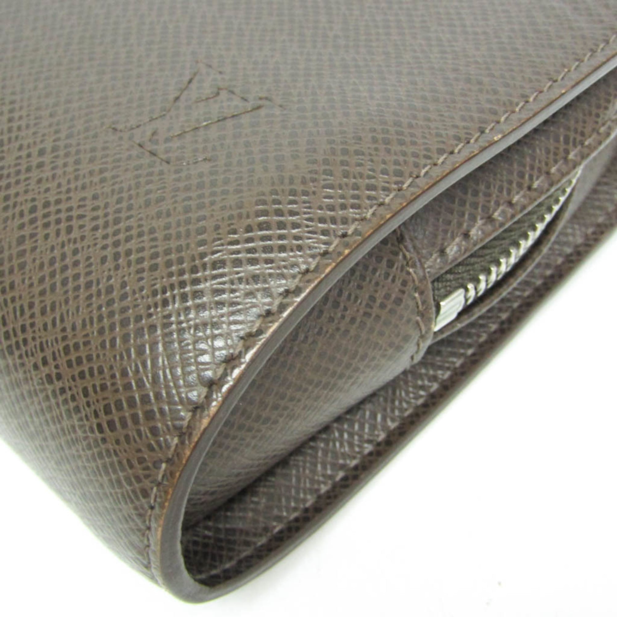 Louis Vuitton Baikal · Taiga Leather