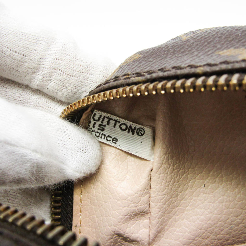 Louis Vuitton Toiletry Pouch 28 · Monogram