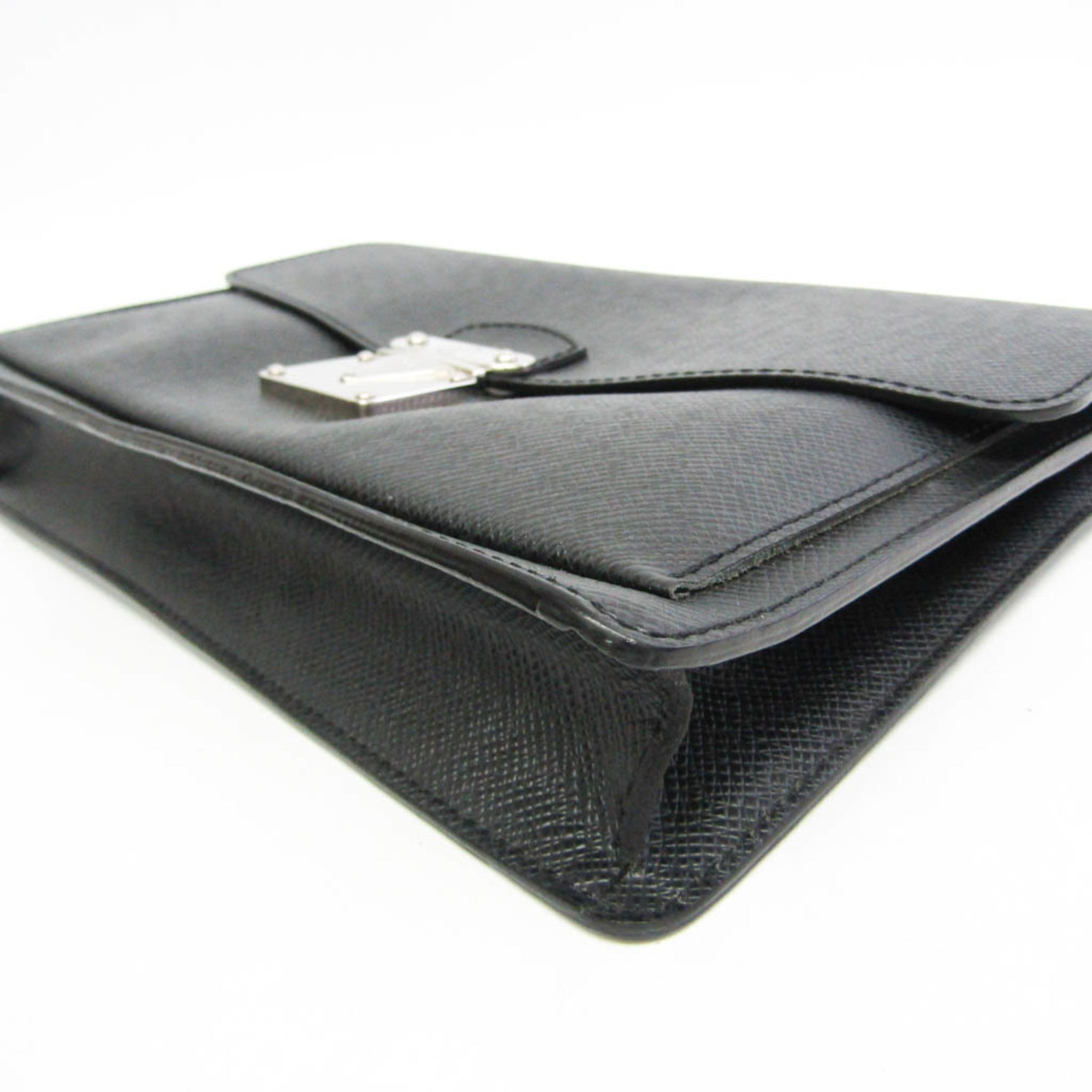 Louis Vuitton Taiga Veraiya · Ardoise