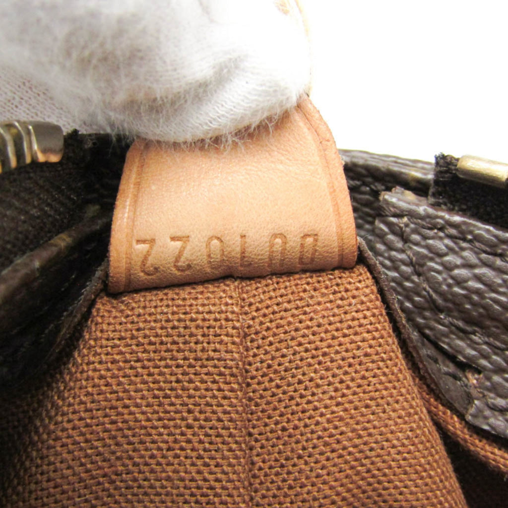 Louis Vuitton Kabamezo · Monogram