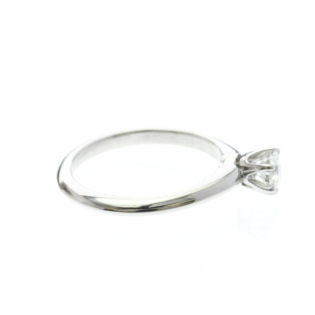 Tiffany Classic Solitaire · Platinum · Diamond