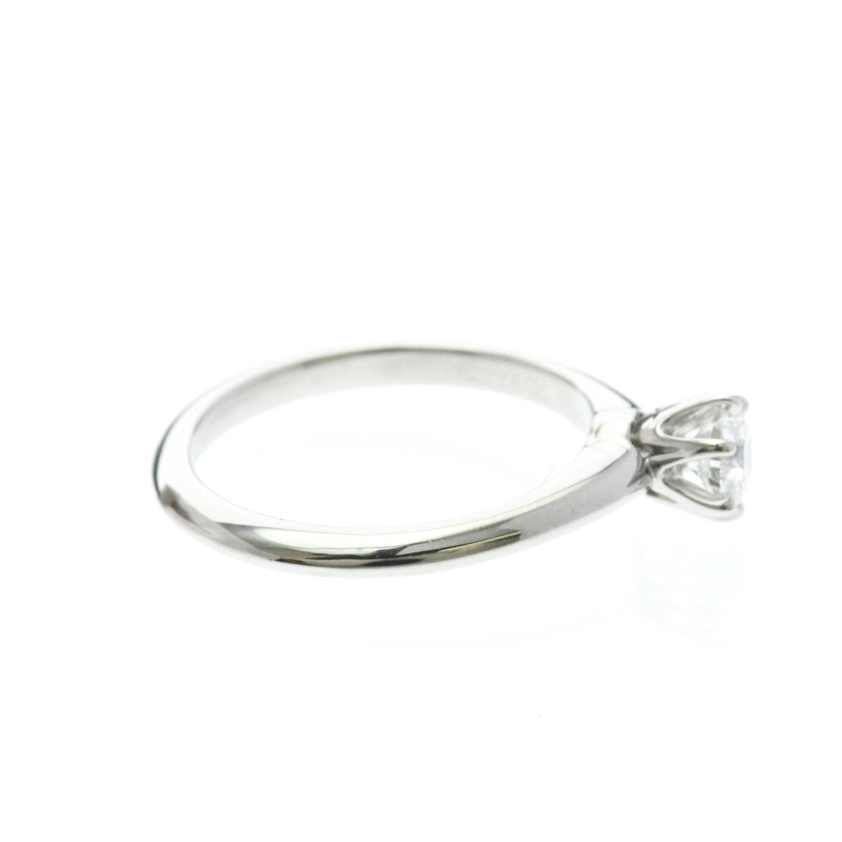Tiffany Classic Solitaire · Platinum · Diamond