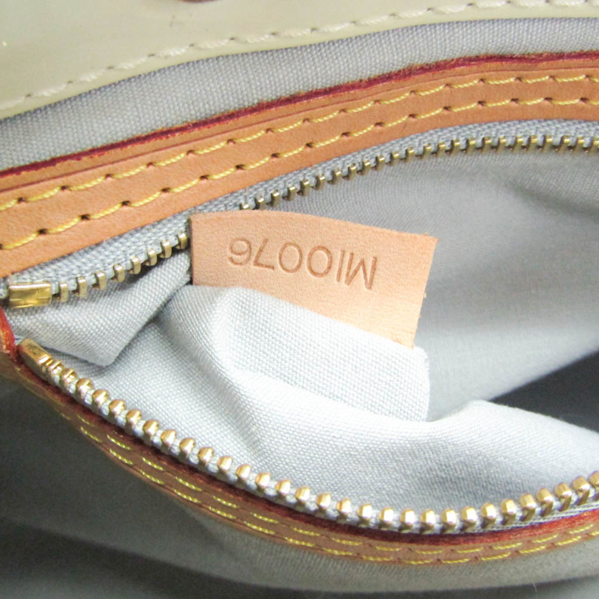 Louis Vuitton Reade PM · Monogram Vernis