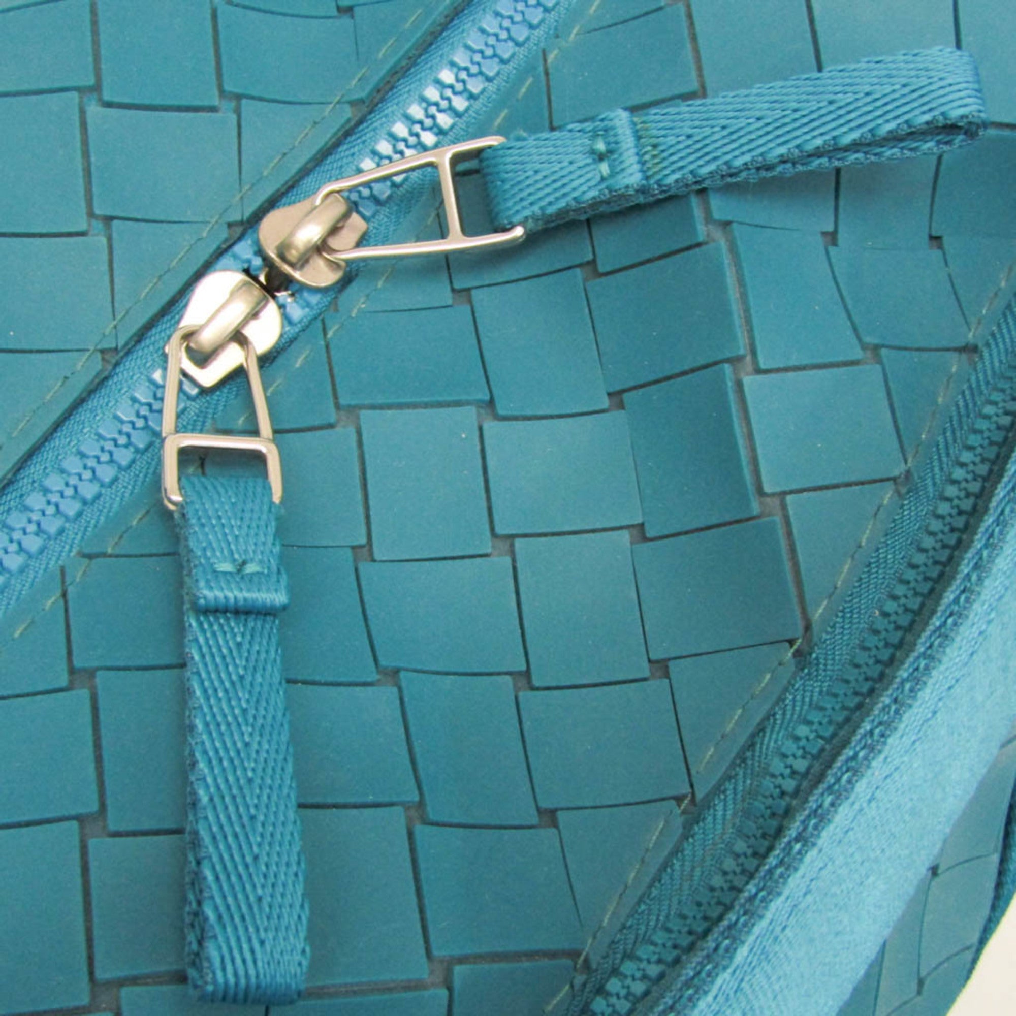 Bottega Veneta Intrecciato · Rubber Tote