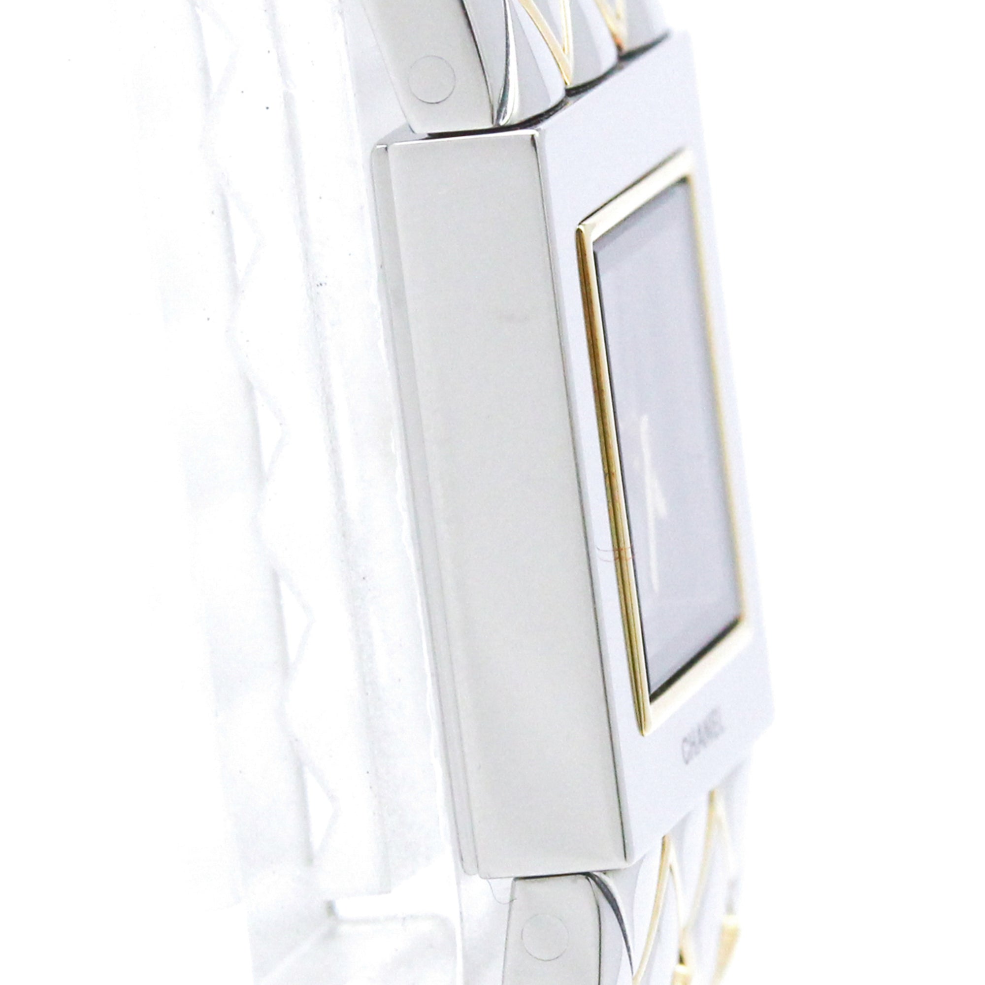 Chanel Matelasse · 18K Yellow Gold · Steel