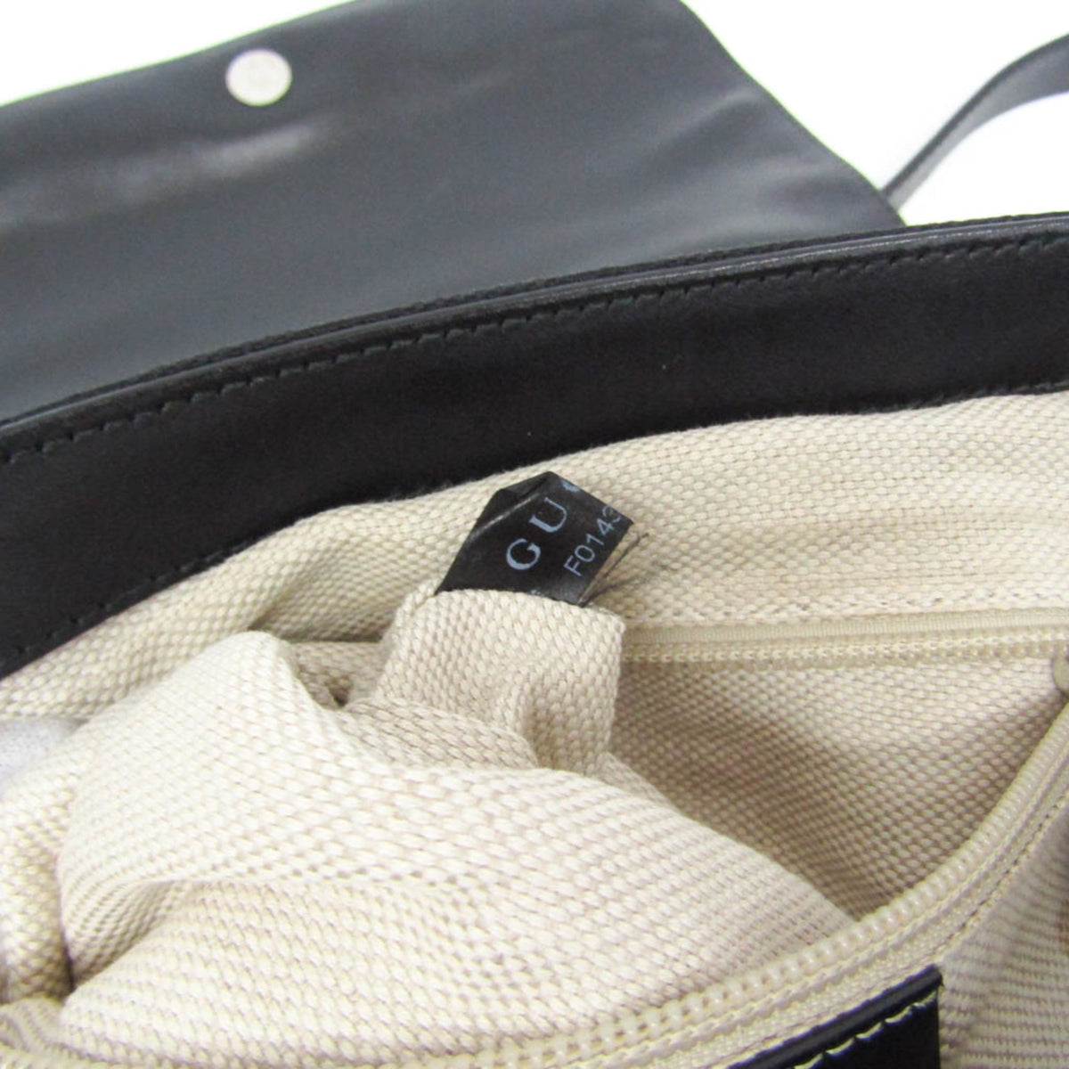 Gucci GG Canvas · Messenger Bag