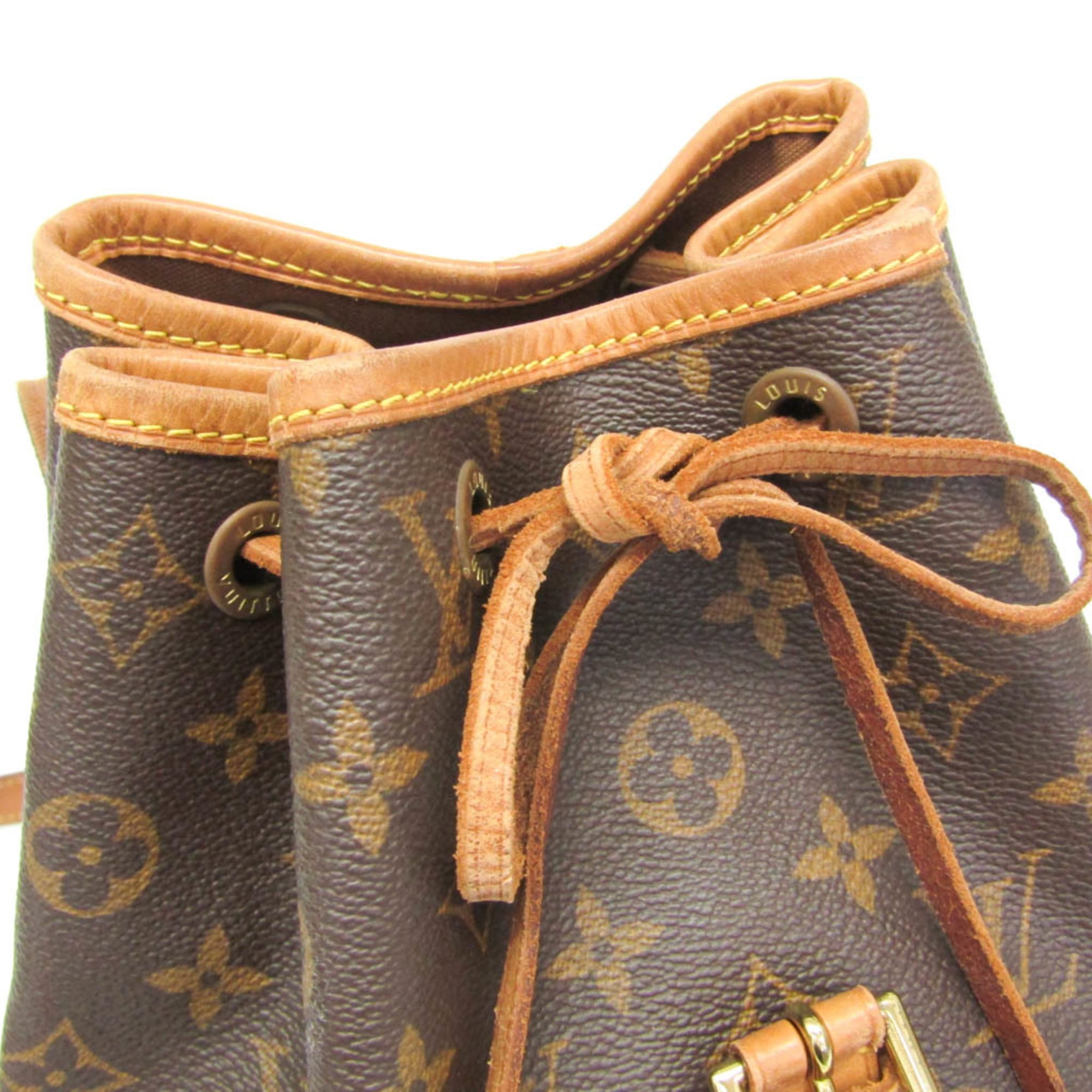 Louis Vuitton Montsouris MM · Monogram