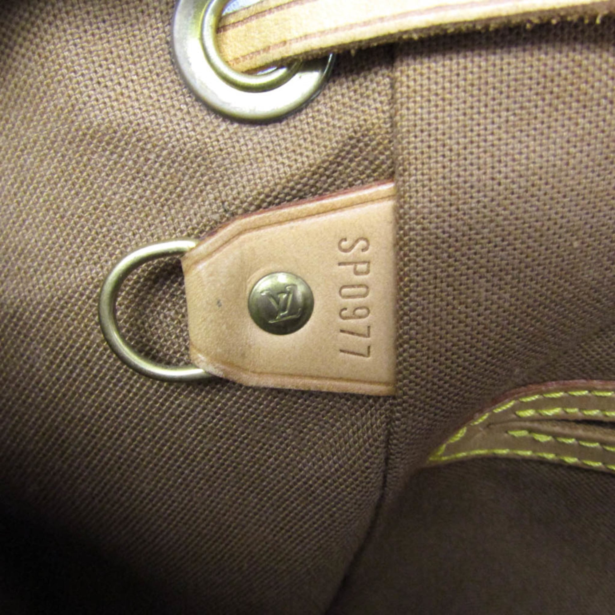 Louis Vuitton Montsouris MM · Monogram