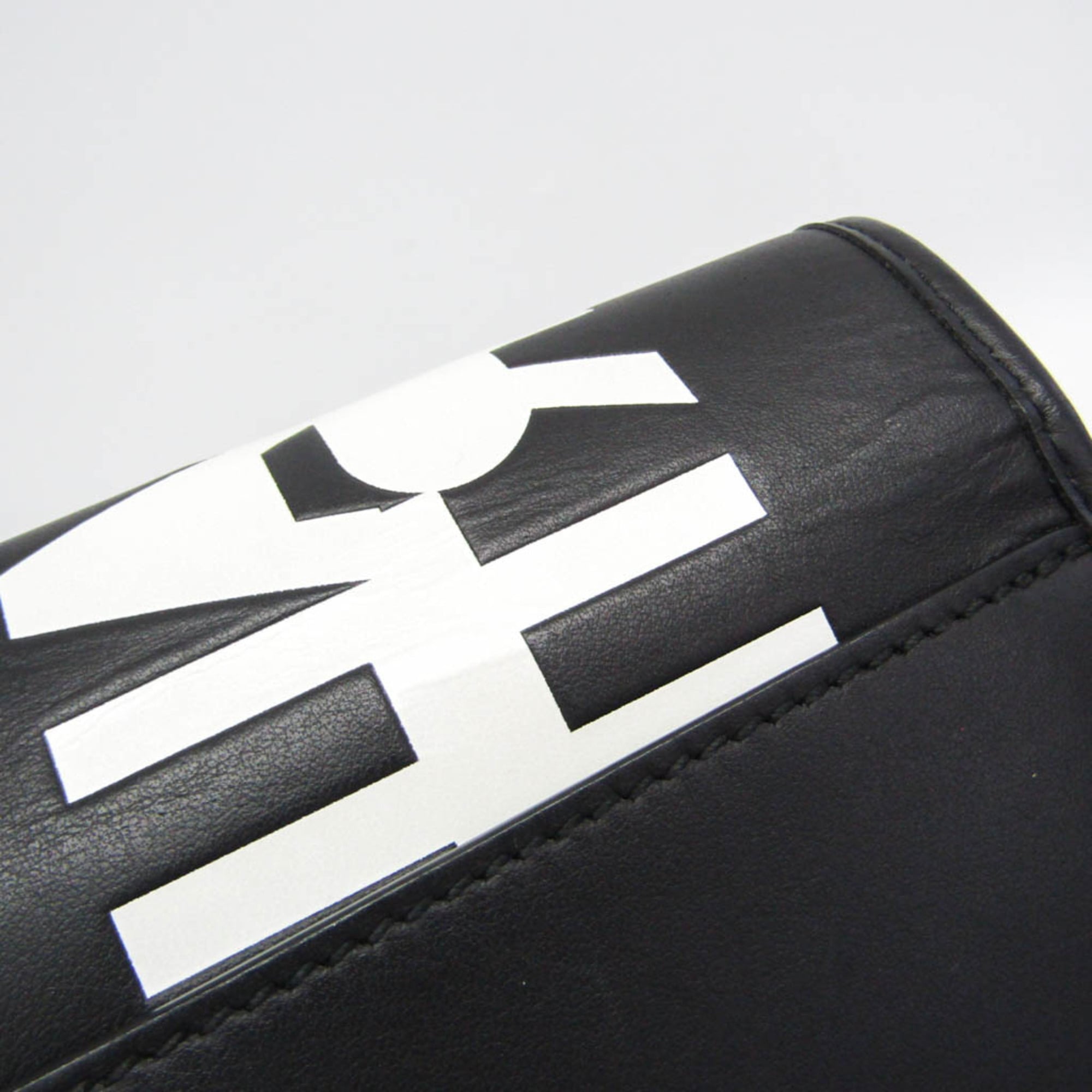 Burberry Universal Passport · Leather