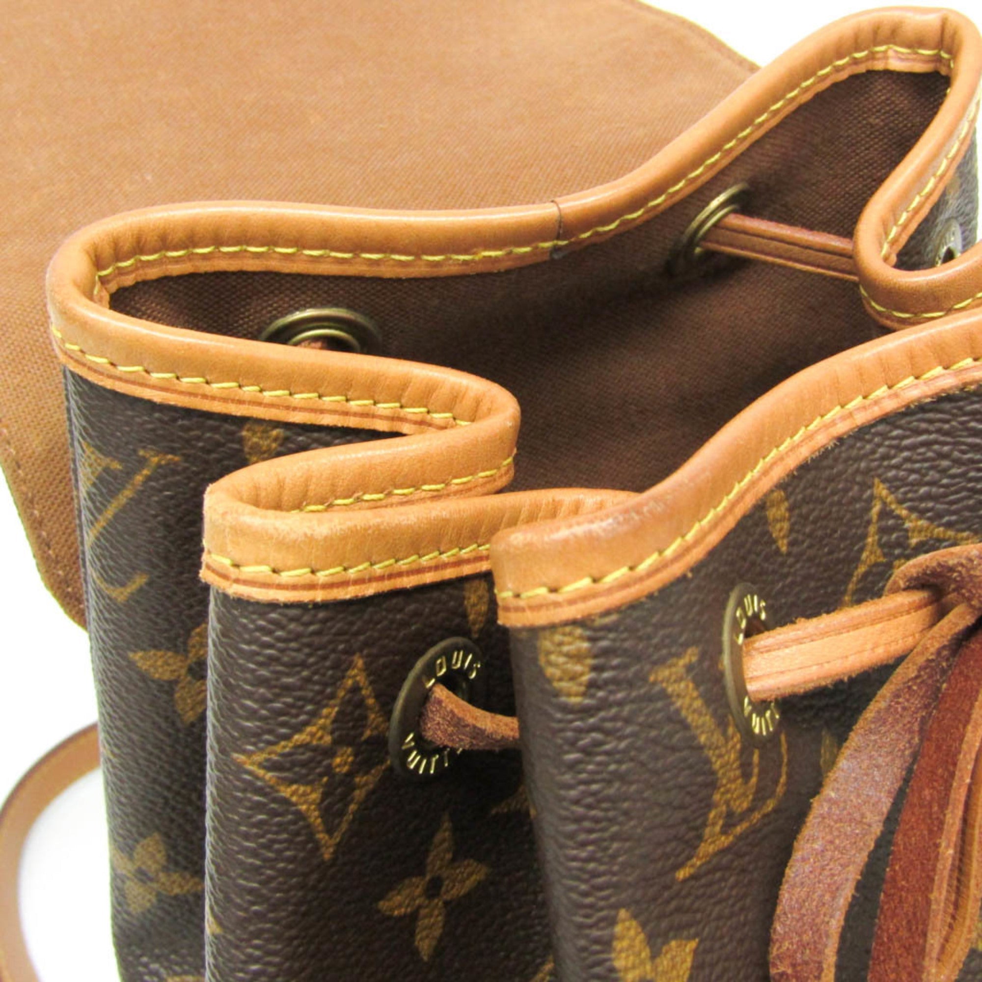 Louis Vuitton Montsouris MM · Monogram