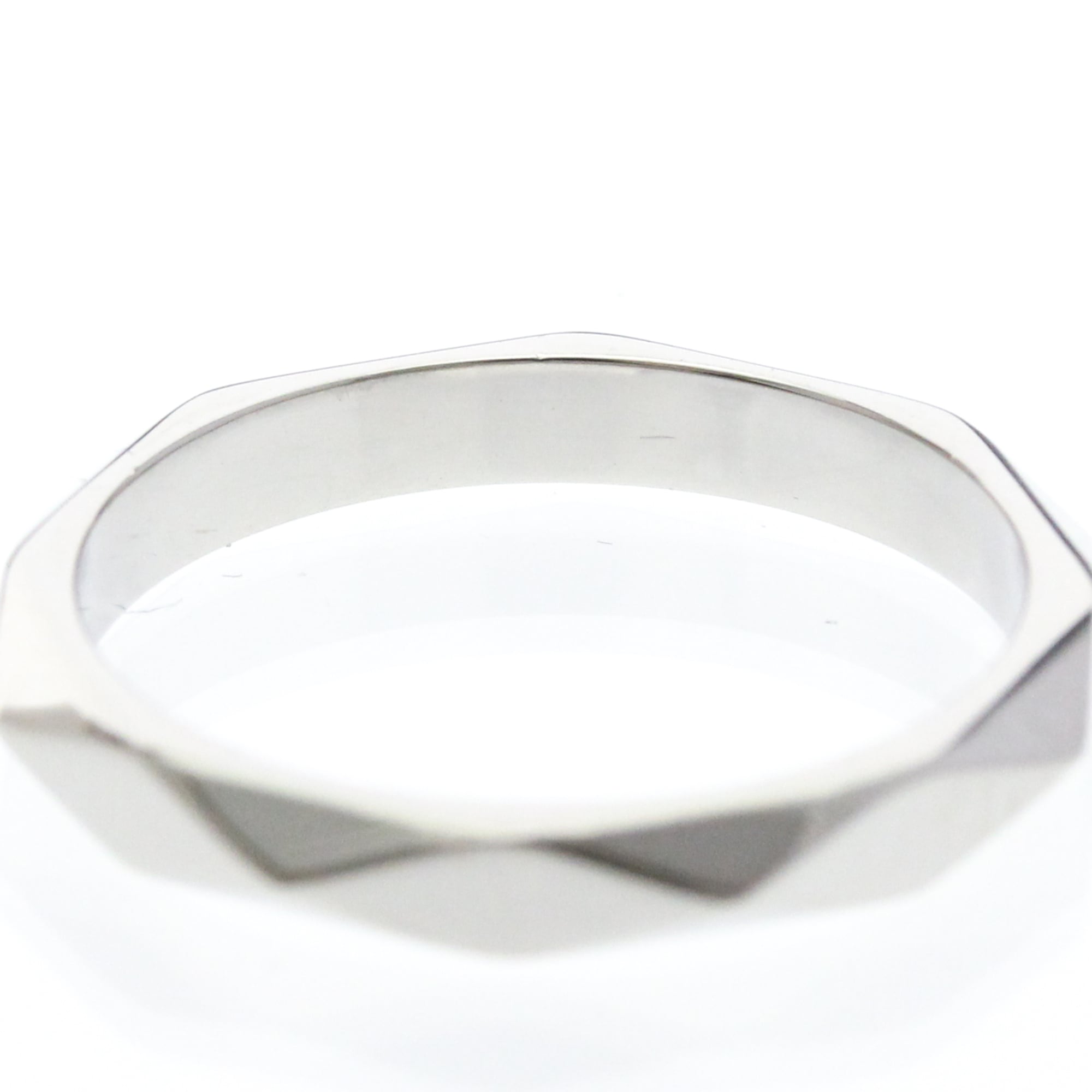 Boucheron Faceted · Platinum