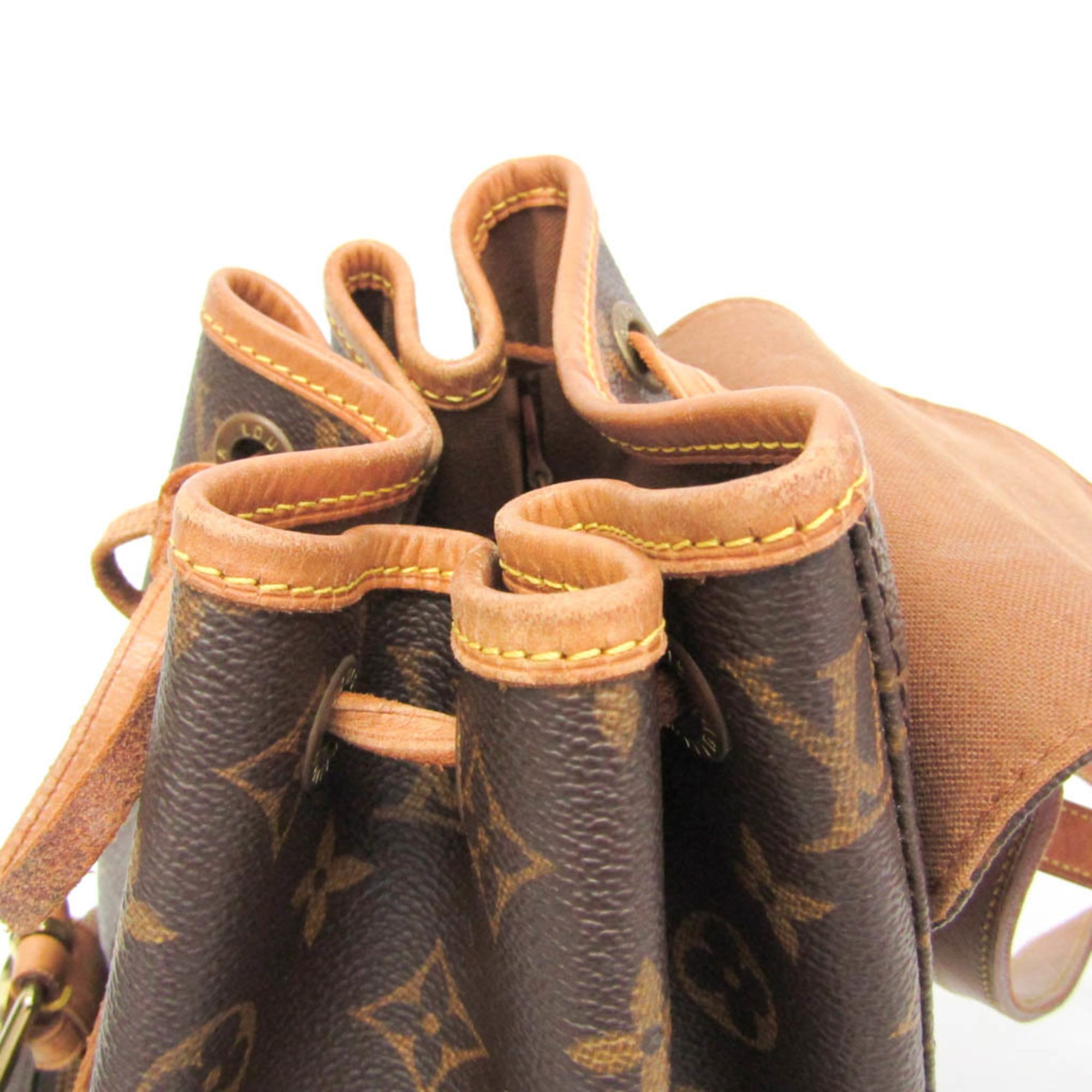 Louis Vuitton Montsouris MM · Monogram