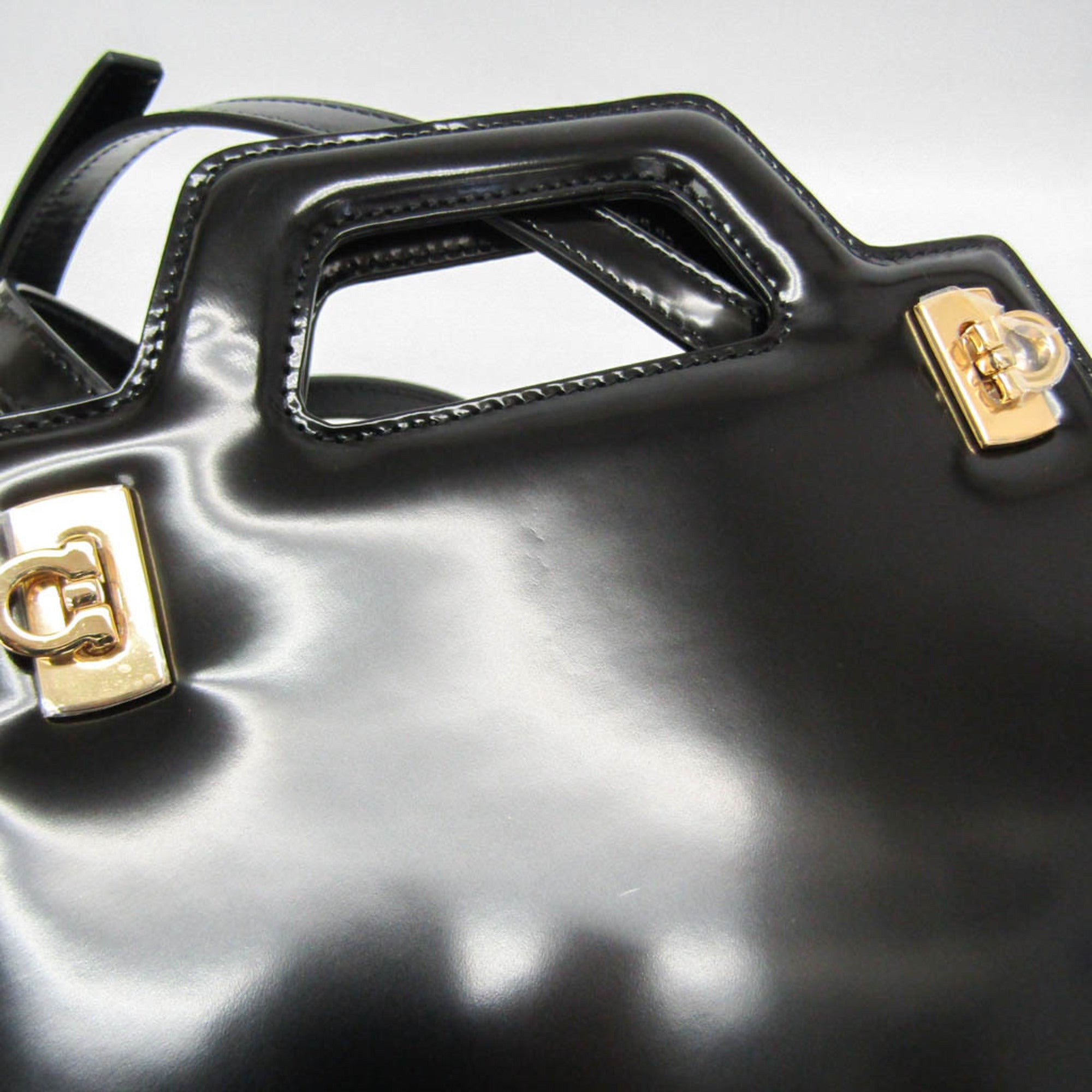 Salvatore Ferragamo Gancini · Leather