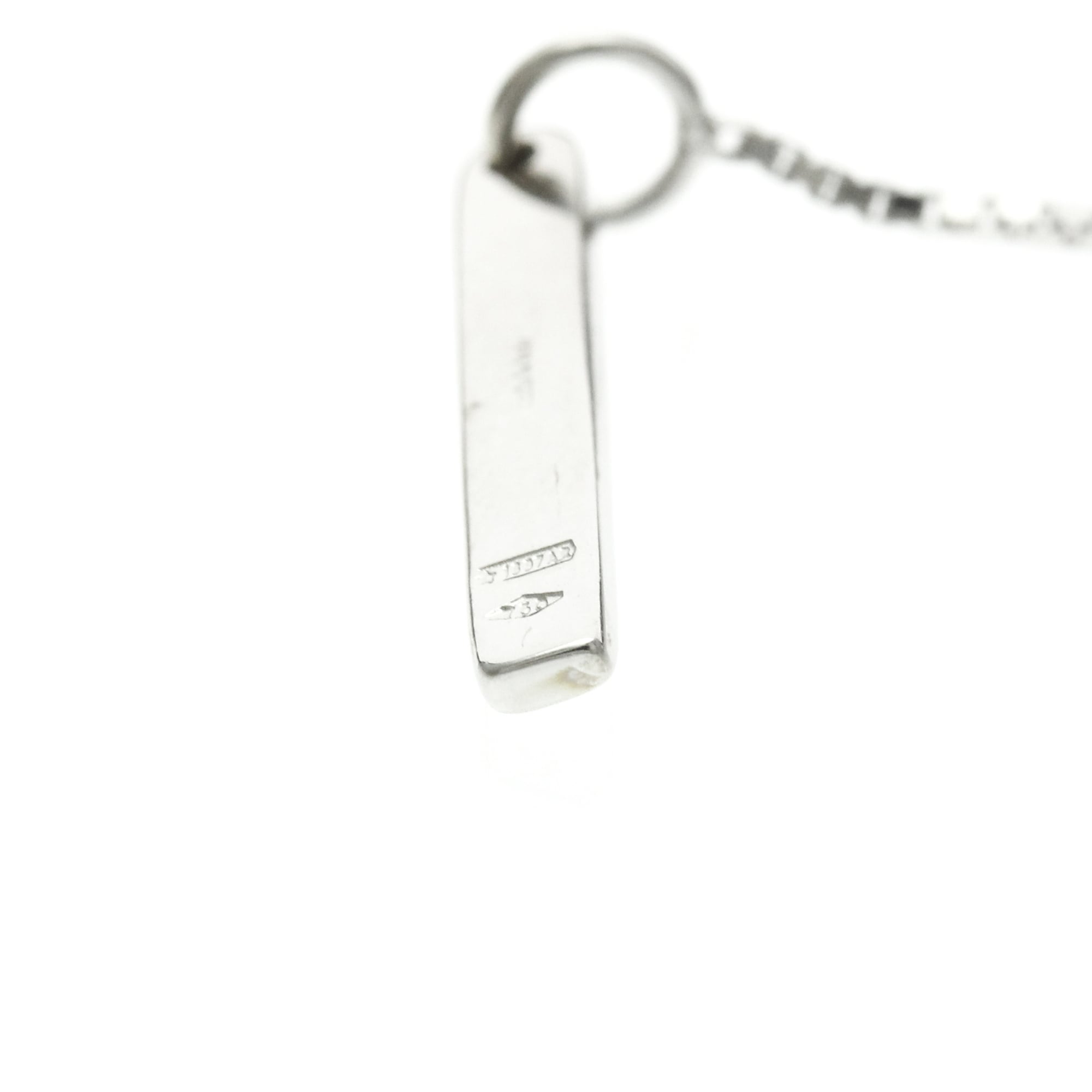 Gucci Lariat · 18K White Gold