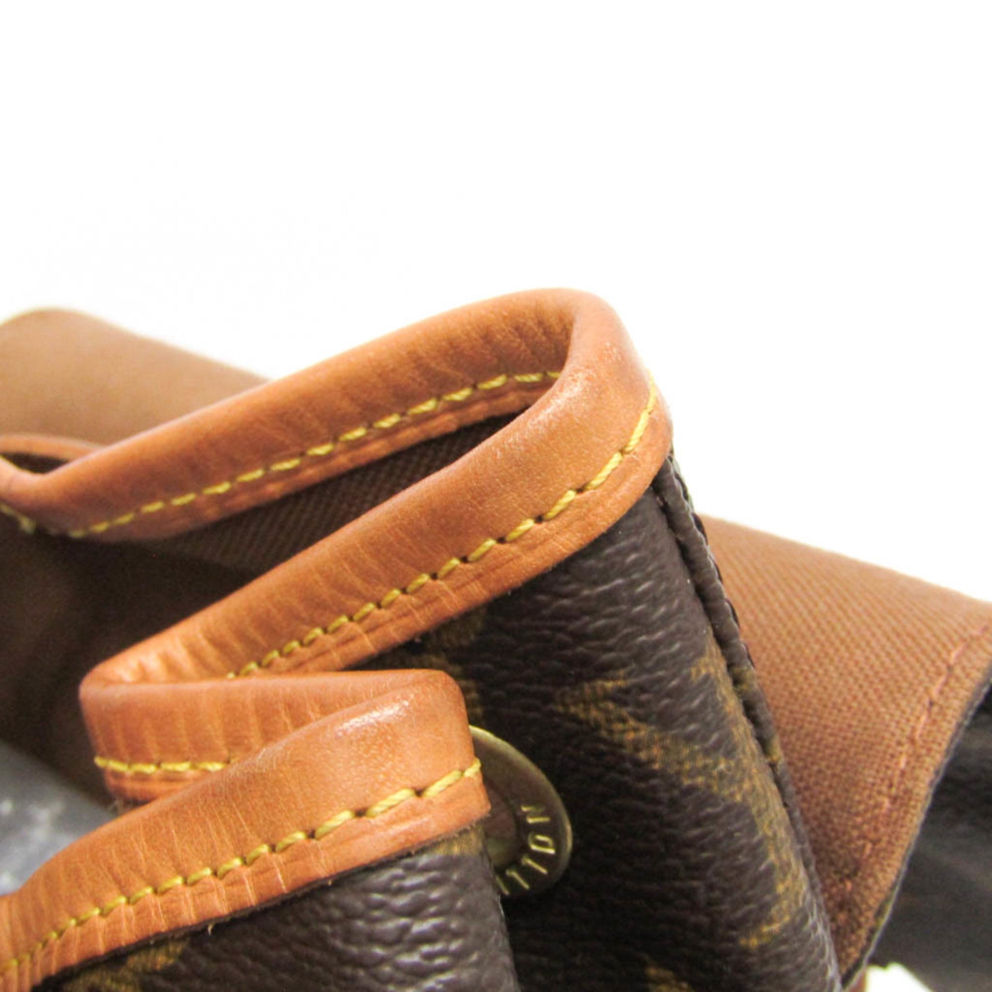 Louis Vuitton Montsouris MM · Monogram