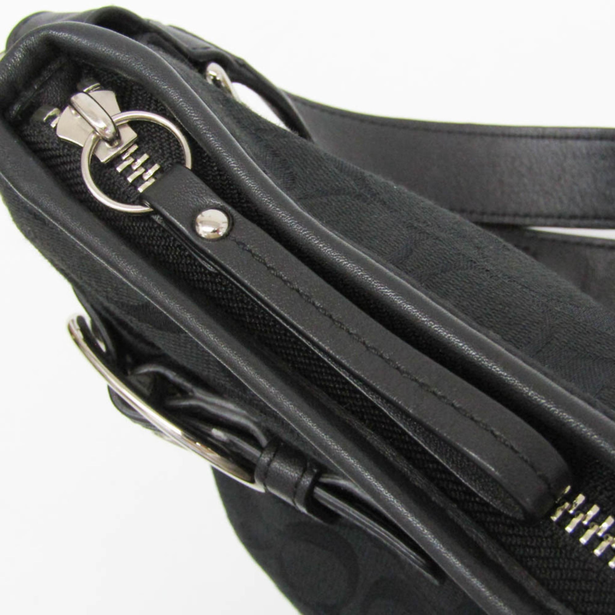 Coach Signature · Canvas & Leather