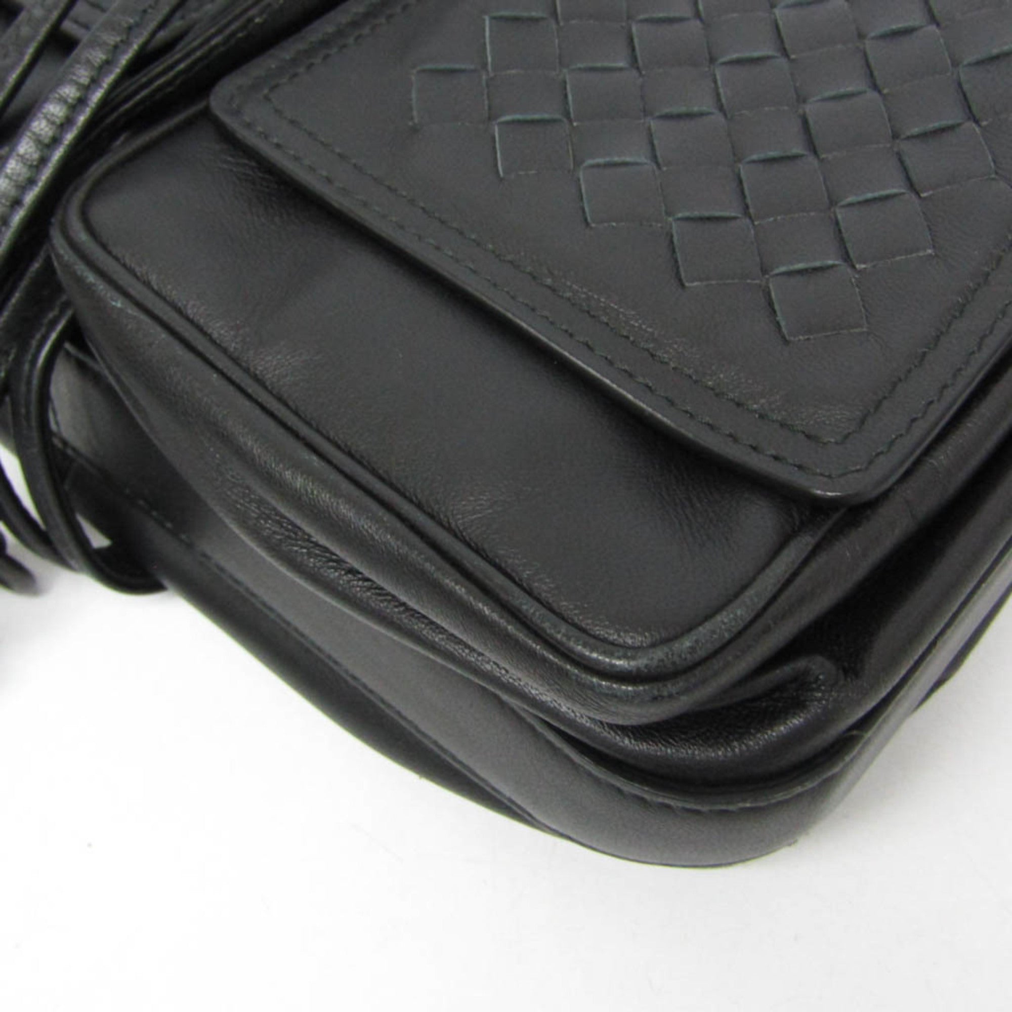 Bottega Veneta Intrecciato · Leather