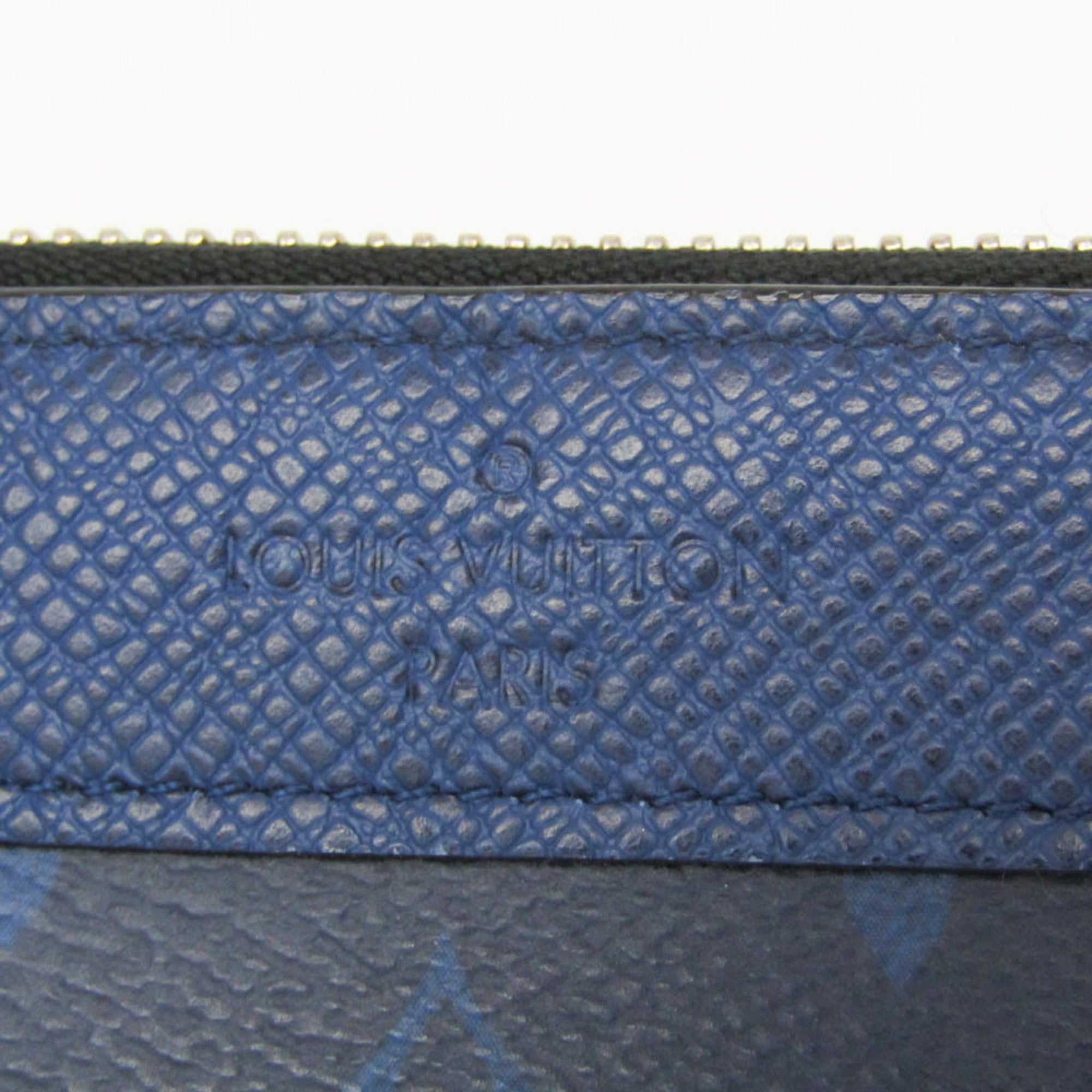 Louis Vuitton Taiga · Pochette Discovery PM