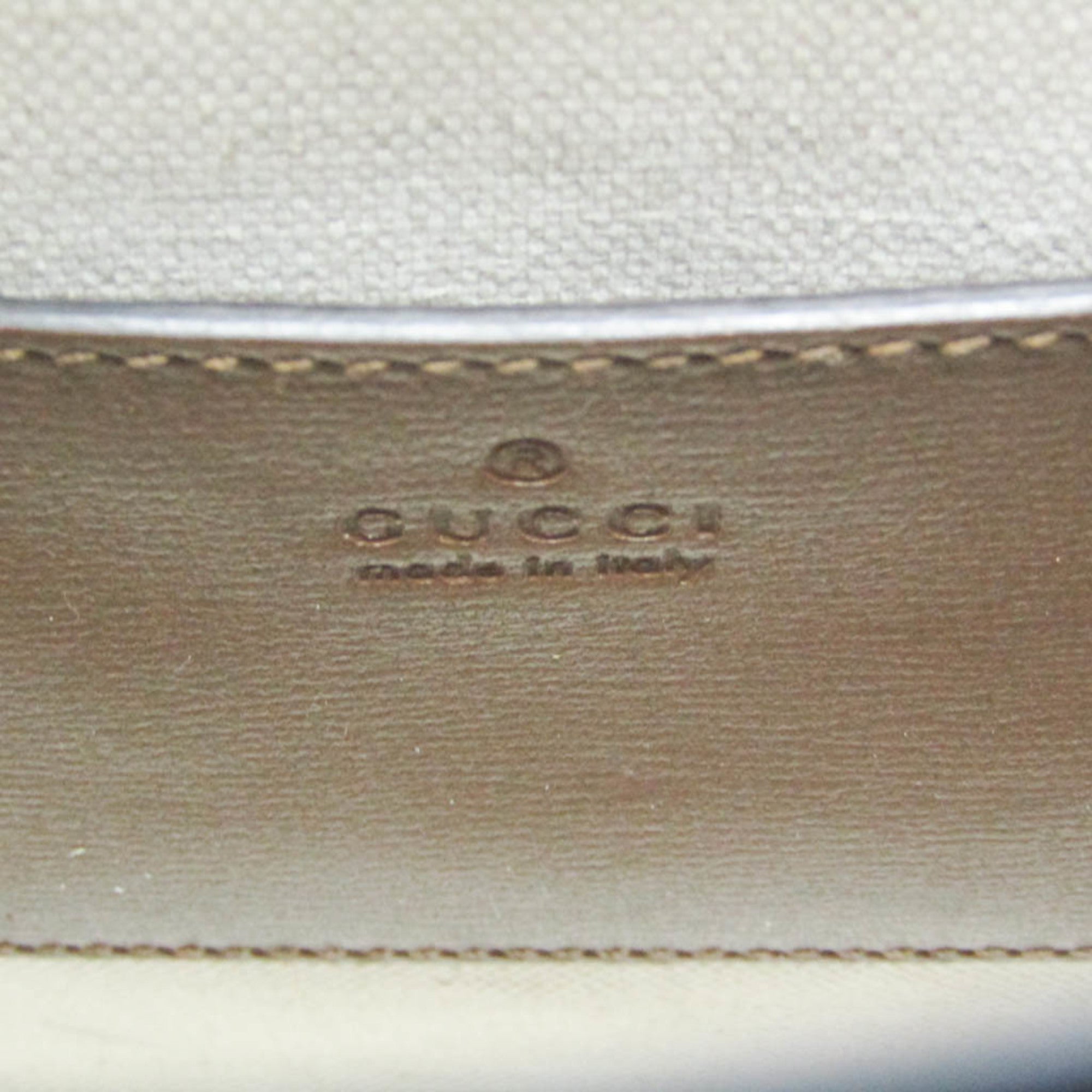 Gucci Interlocking G · GG Supreme · Leather