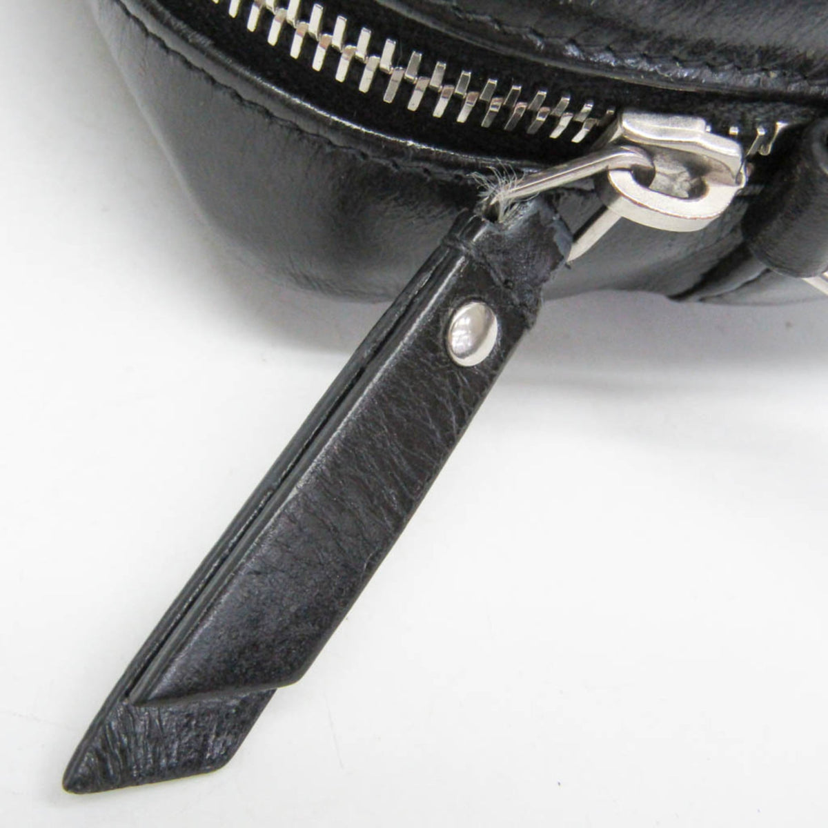 Saint Laurent Lou · V-Stitch Calfskin