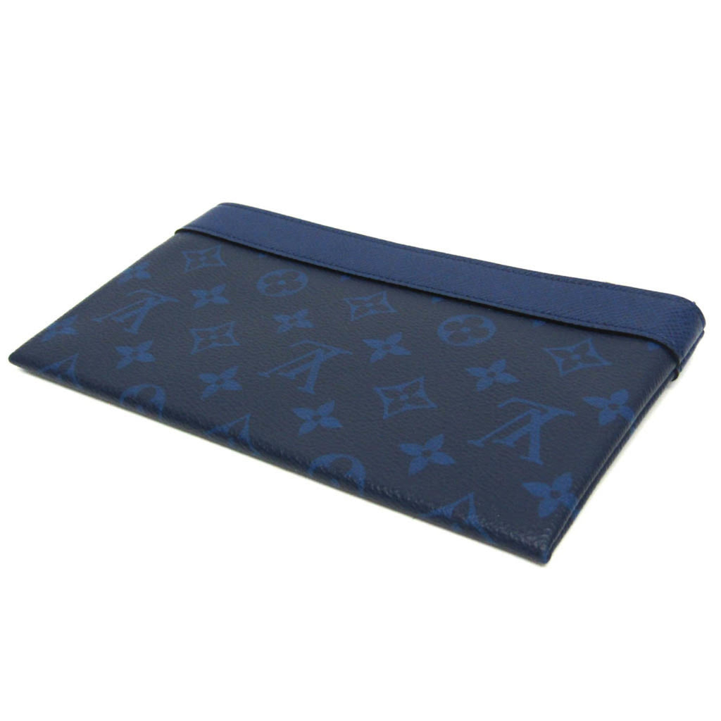 Louis Vuitton Taiga · Pochette Discovery PM