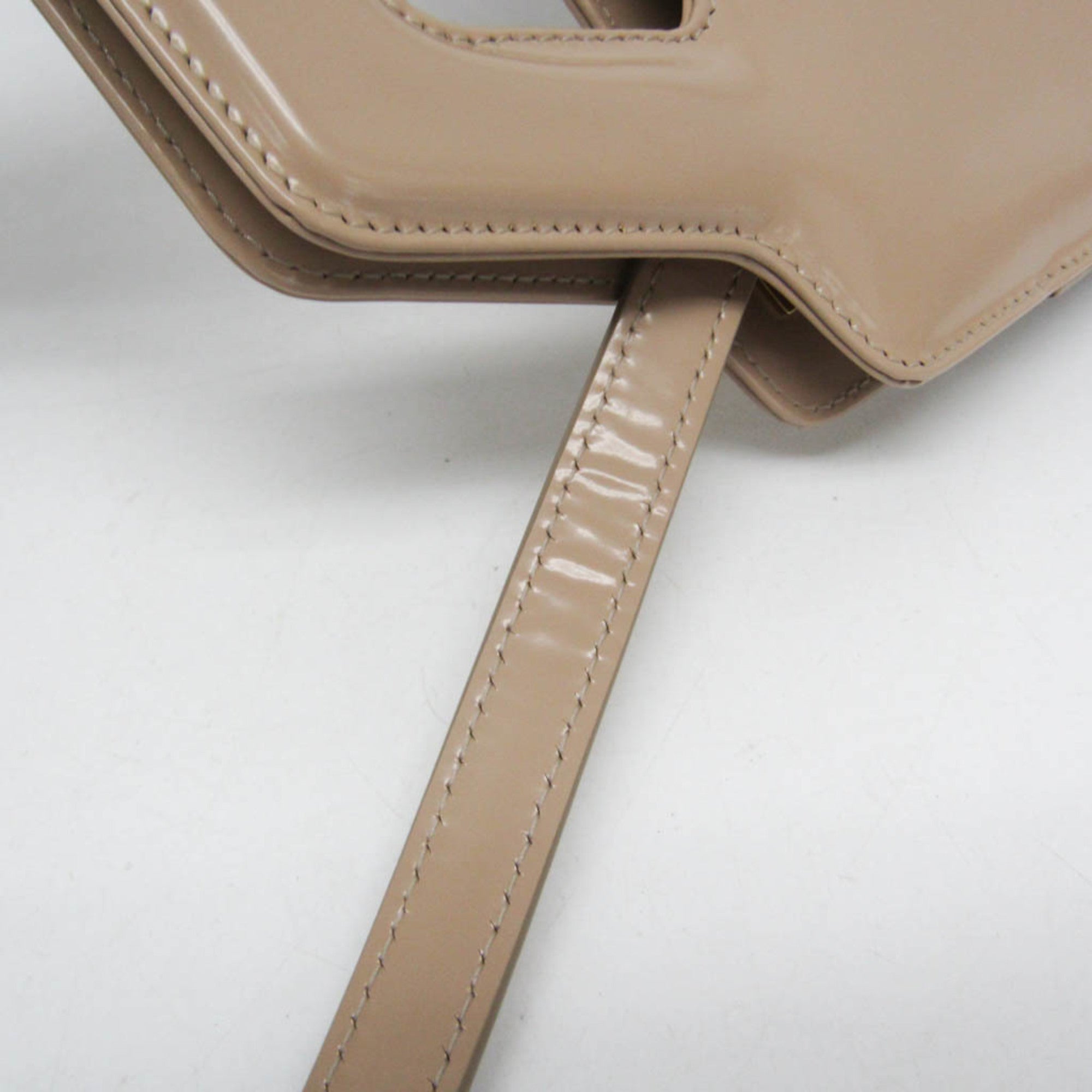 Salvatore Ferragamo Gancini · Leather
