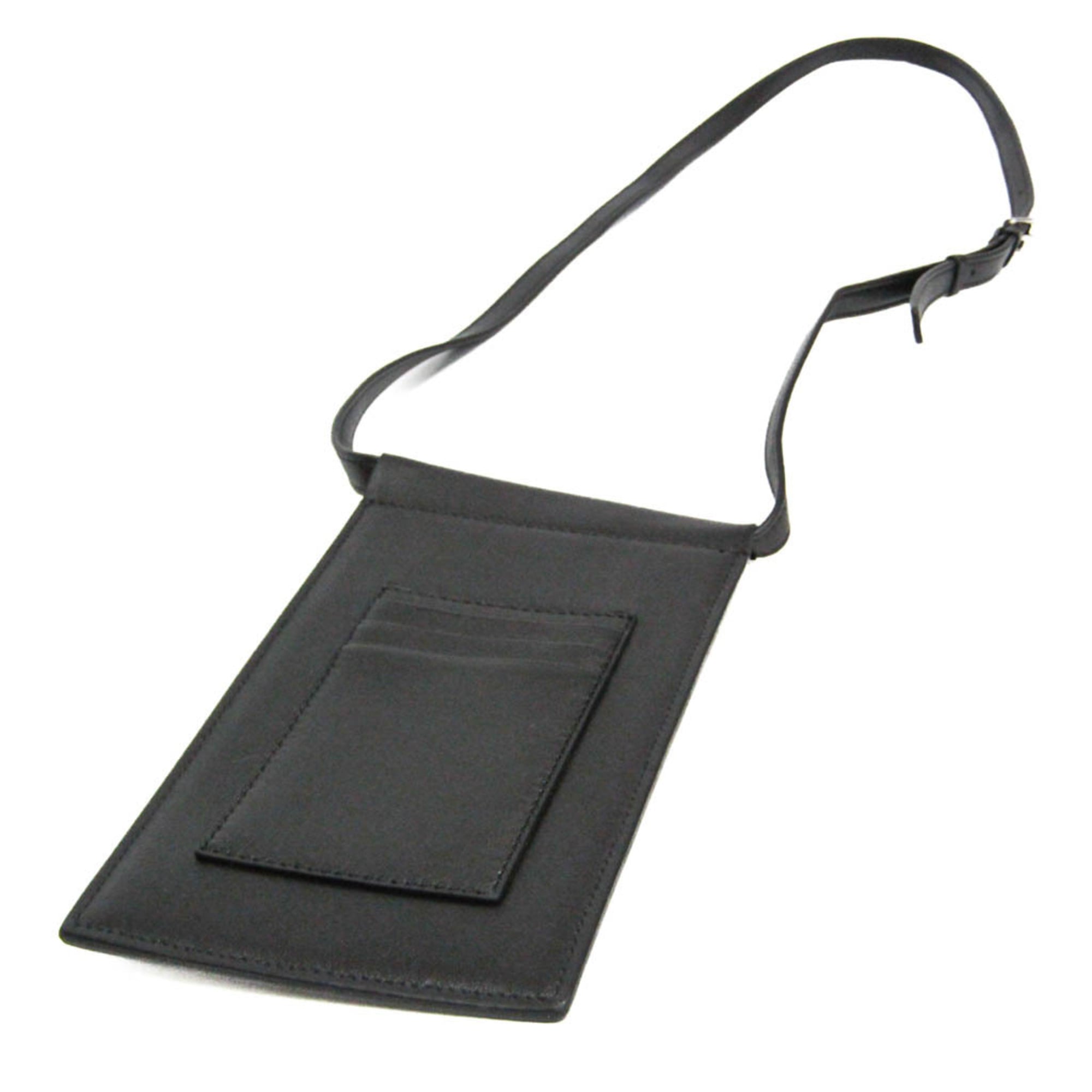 Valentino Garavani Smartphone Pouch · Leather