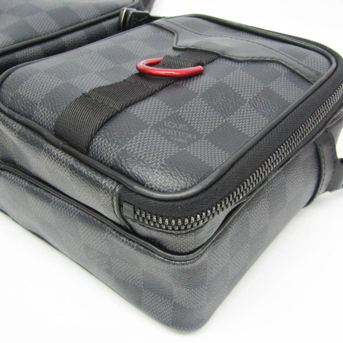 Louis Vuitton Utility Messenger · Damier Graphite