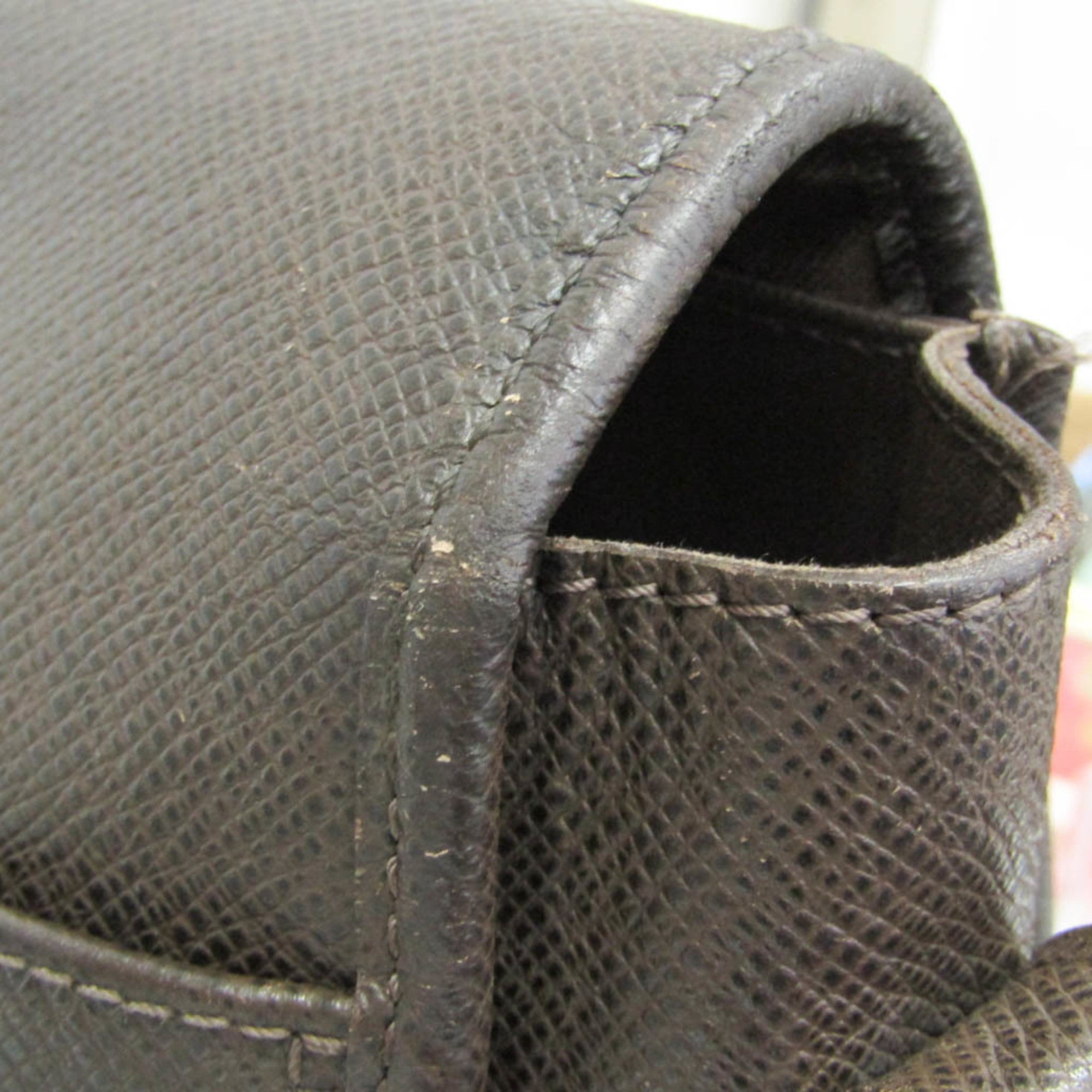 Louis Vuitton Taiga Andrei · Messenger