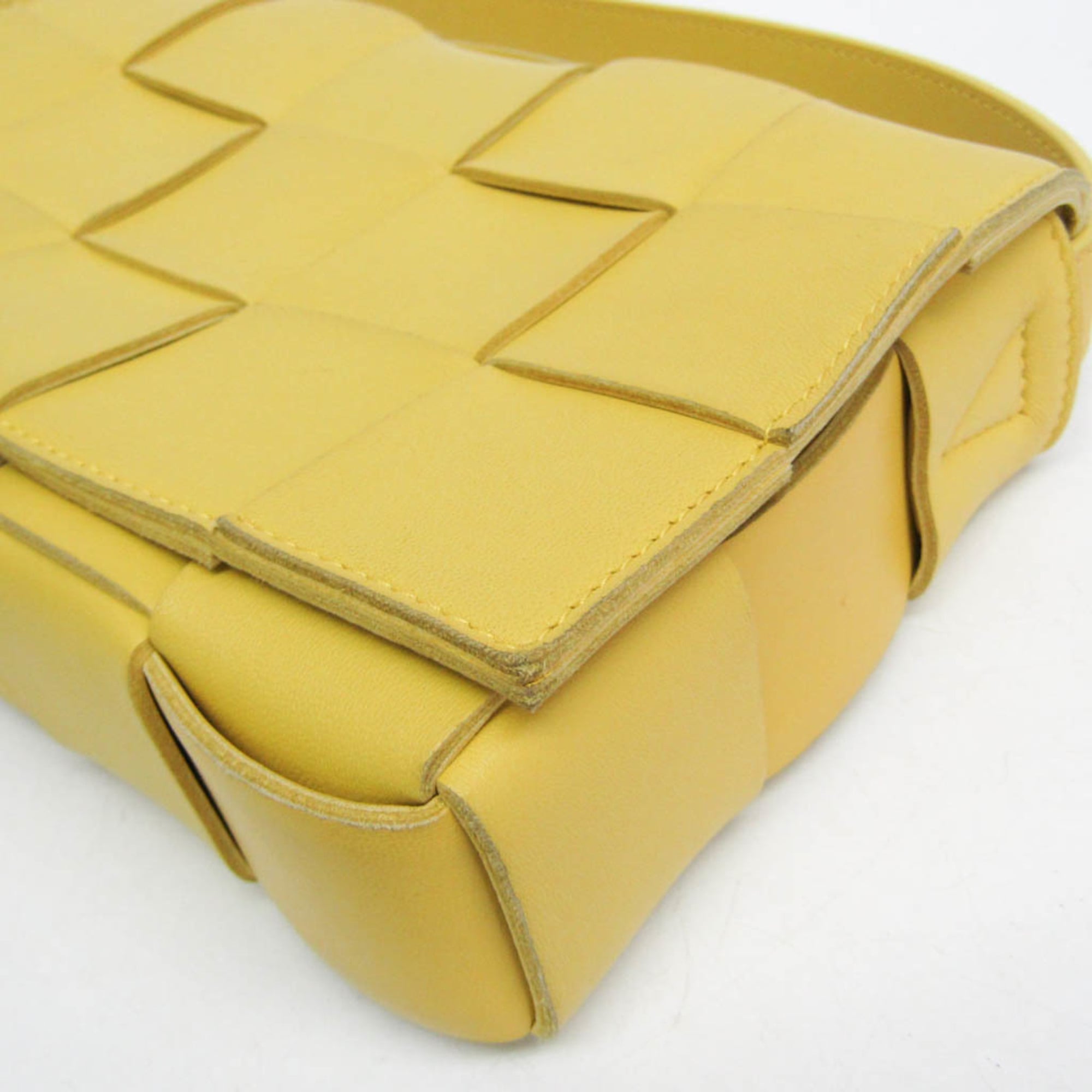 Bottega Veneta Intrecciato Cassette · Lamb