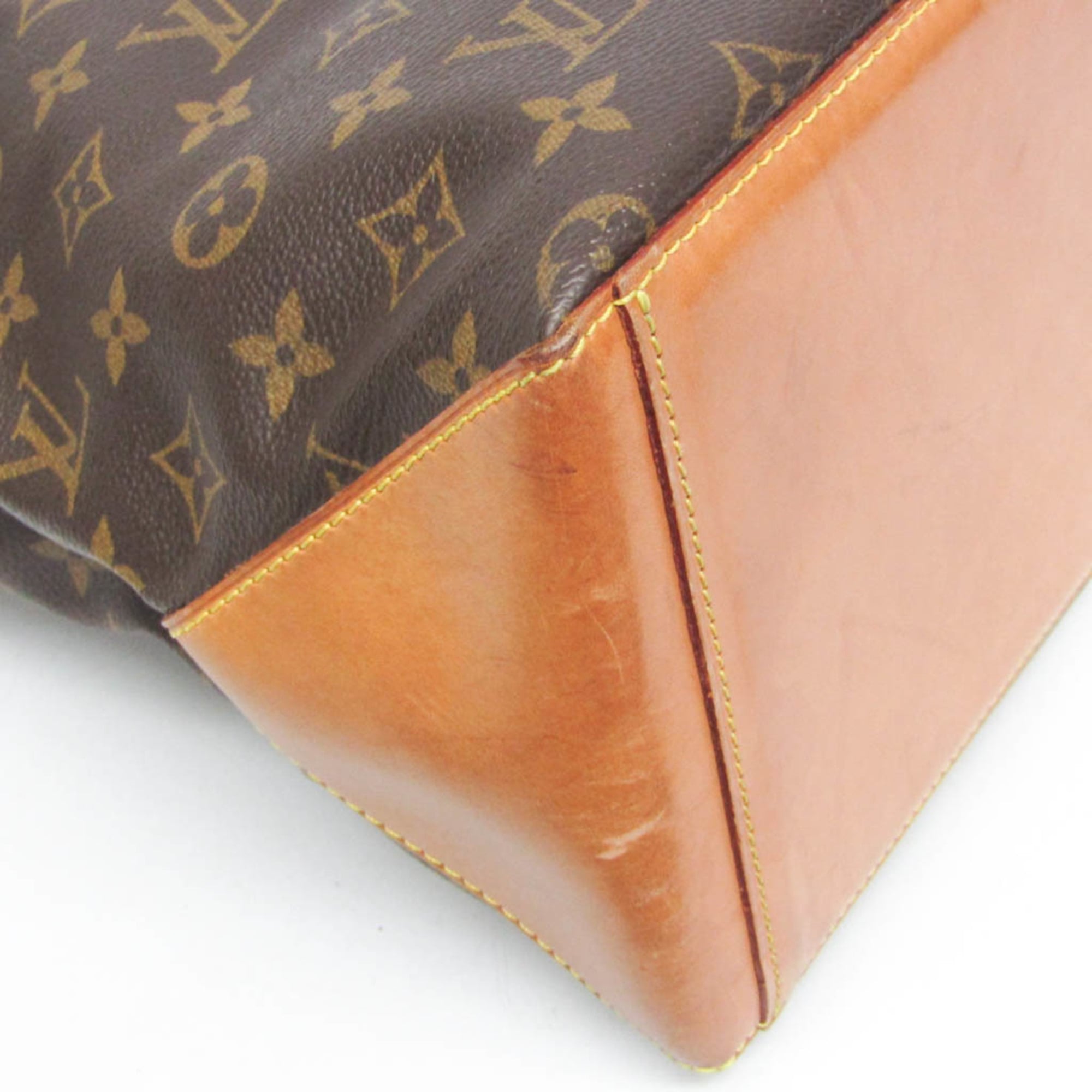 Louis Vuitton Kabamezo · Monogram