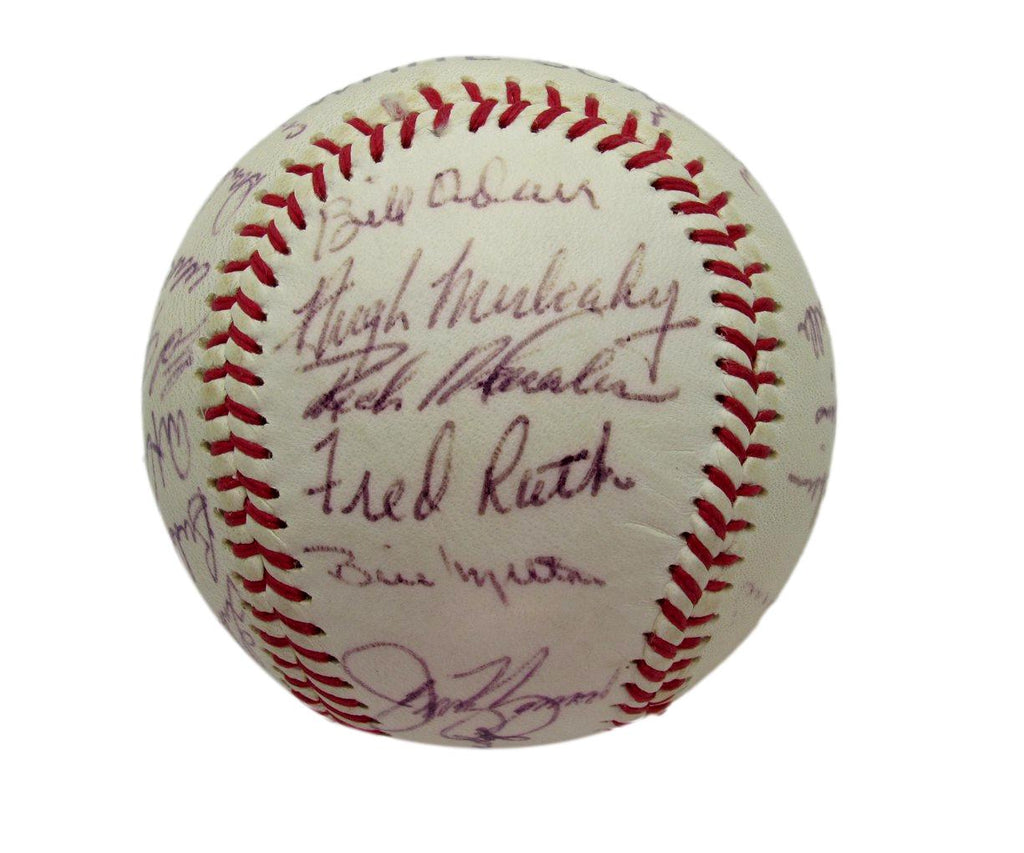 1969 Chicago White Sox Team Signed Baseball (26) Luis Aparicio HOF 193597