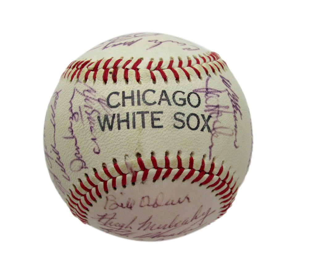 1969 Chicago White Sox Team Signed Baseball (26) Luis Aparicio HOF 193597