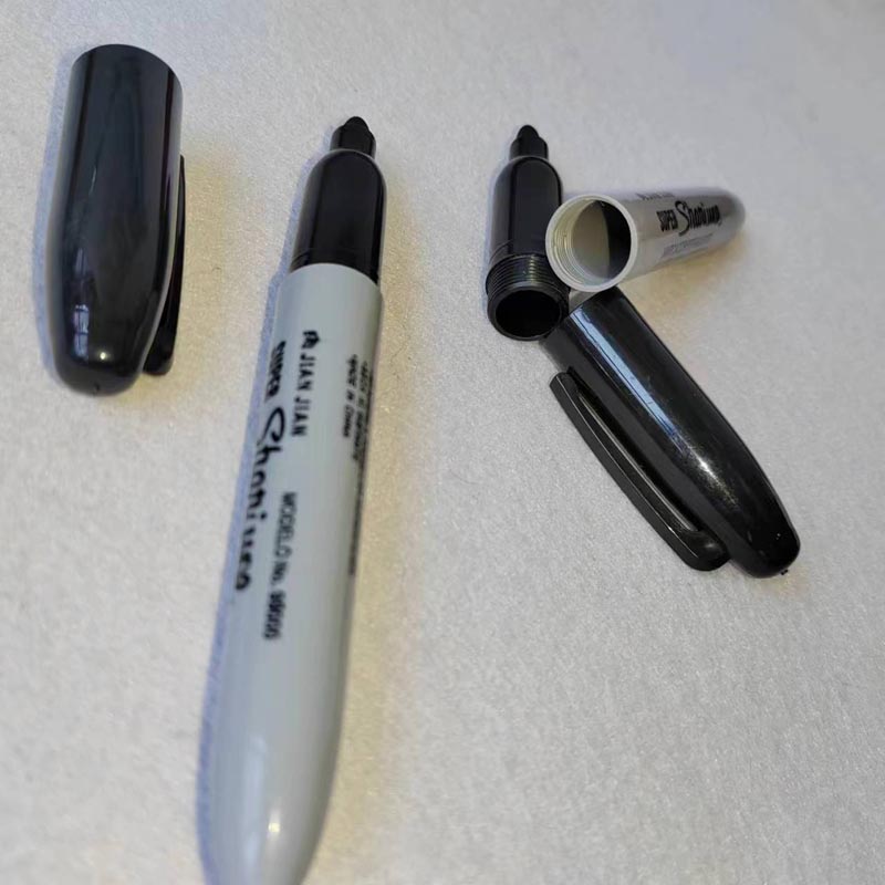 Realistic Large Marker Diversion Safe (2 Pack) - Real working large marker with a secret stash container to hide valuables