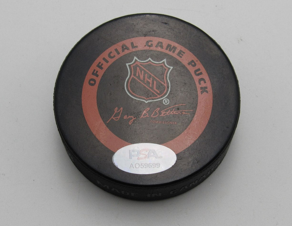 Ray Bourque HOF Signed/Auto Official Game Hockey Puck Boston Bruins PSA 194275
