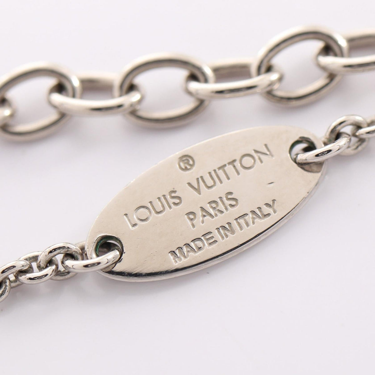 Louis Vuitton Essential V · Stainless Steel