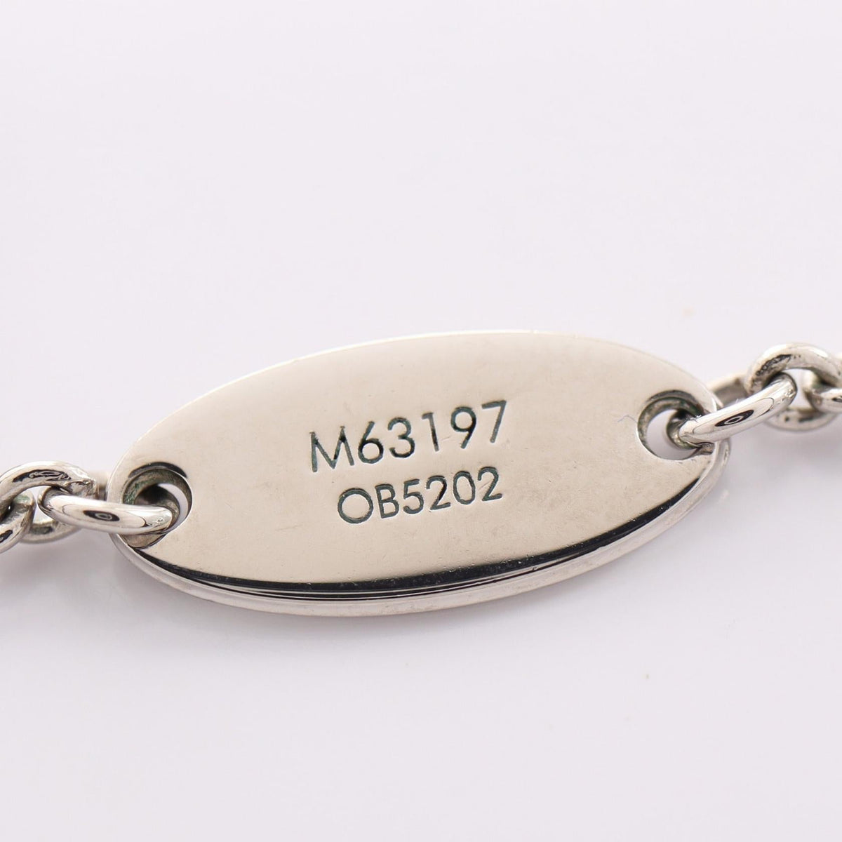 Louis Vuitton Essential V · Stainless Steel