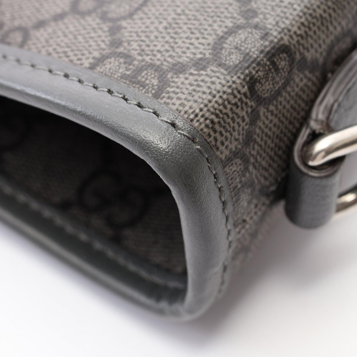 Gucci GG Supreme Tote · Canvas Leather
